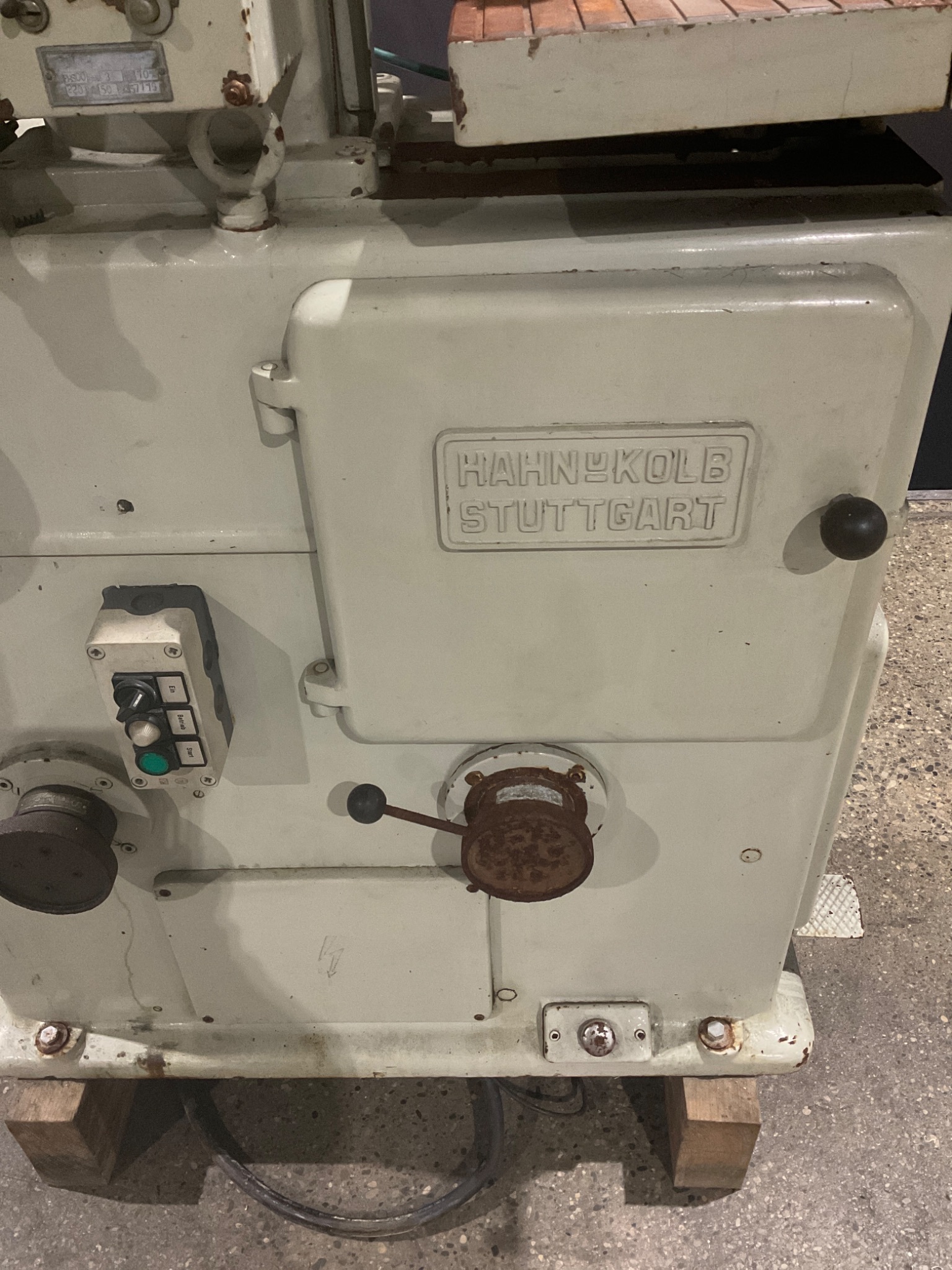 HAHN & KOLB EBS00 Vertical Bandsaw USED 1