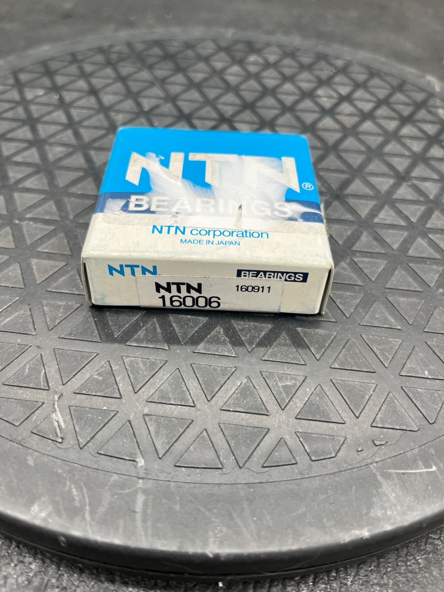 NTN 16006 Deep Groove Ball Bearing NEW 1