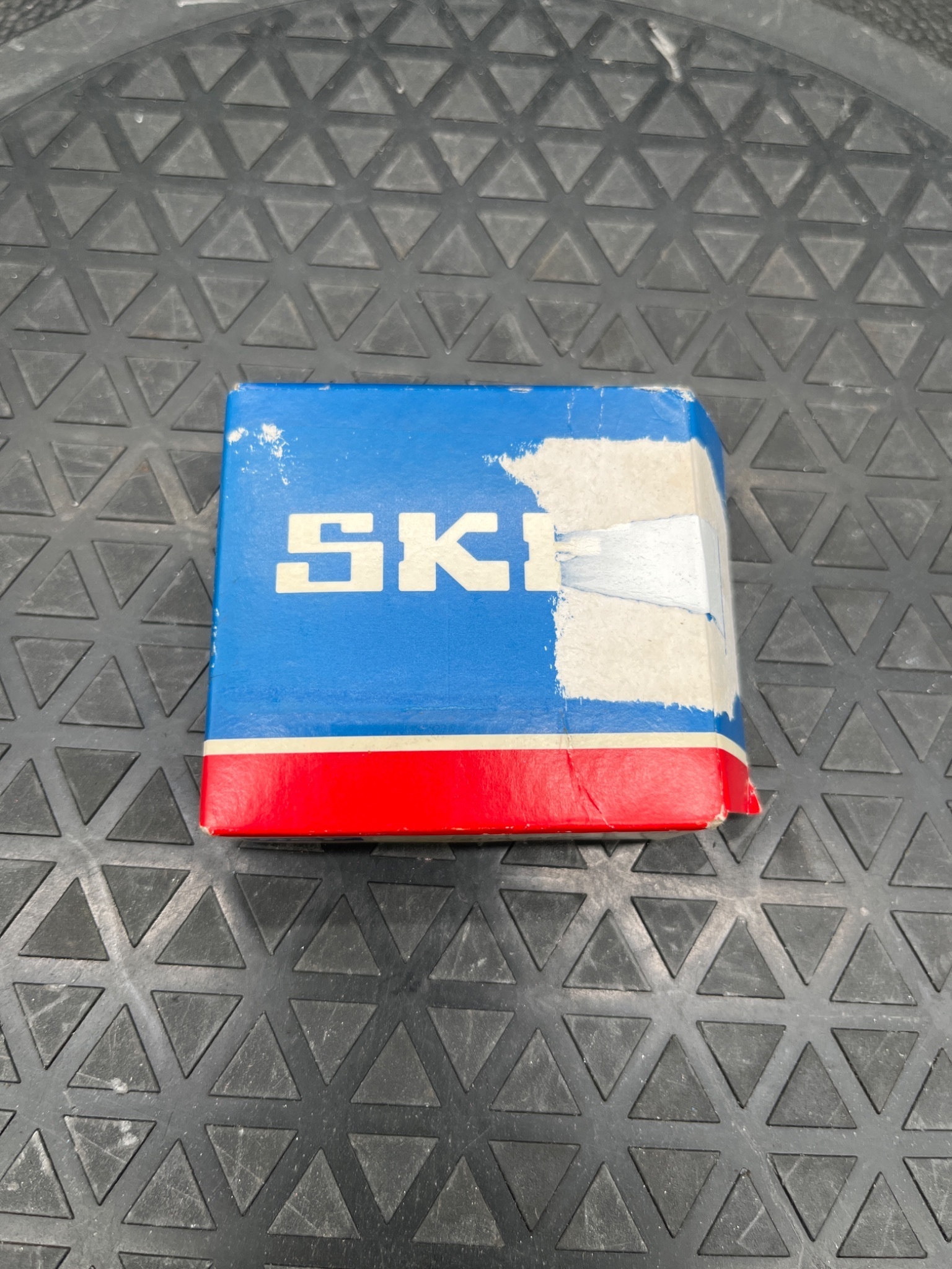 SKF 7205 BEY Single Row Angular Contact Ball Bearing NEW 0