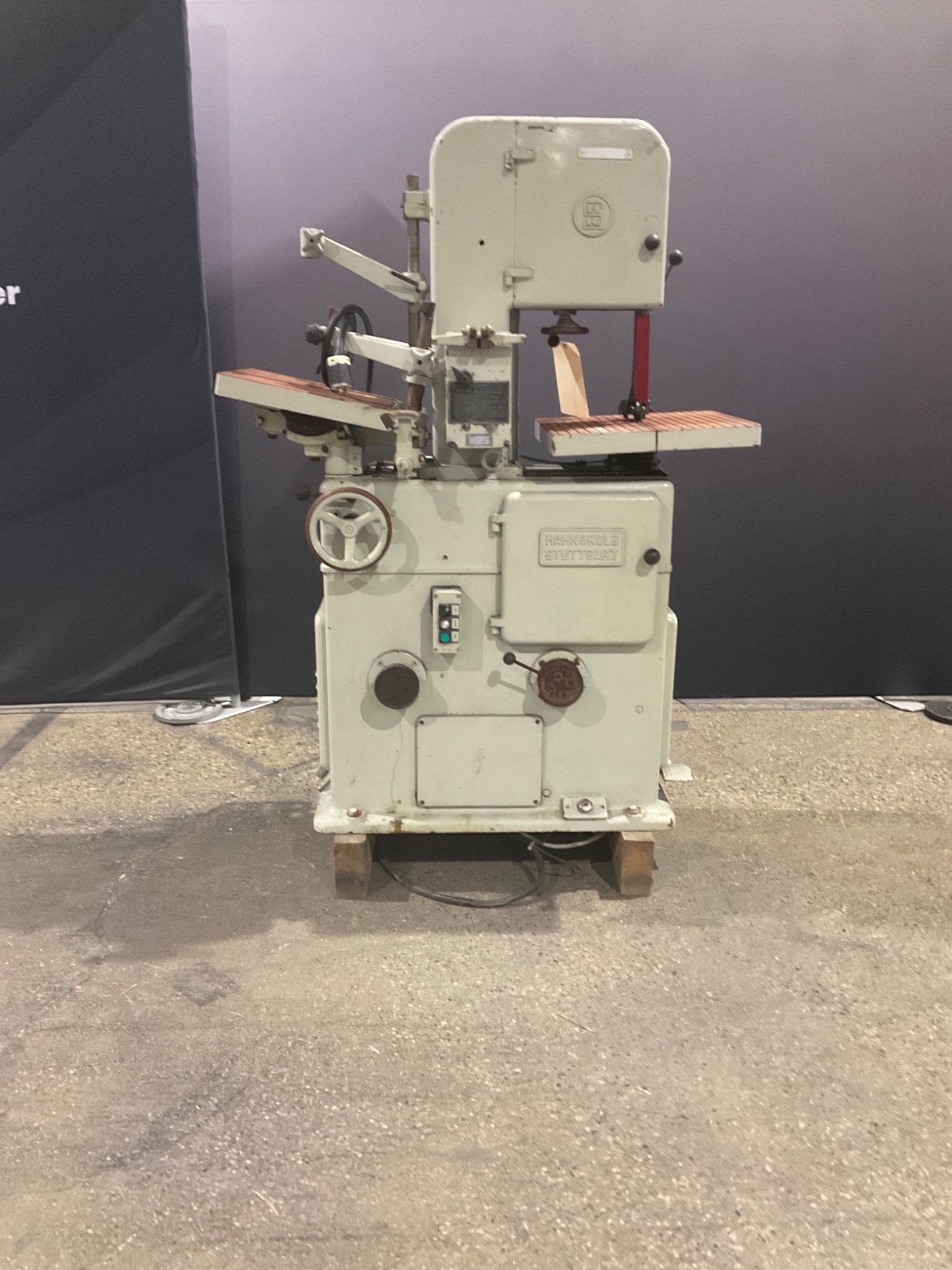 HAHN & KOLB EBS00 Vertical Bandsaw USED 3