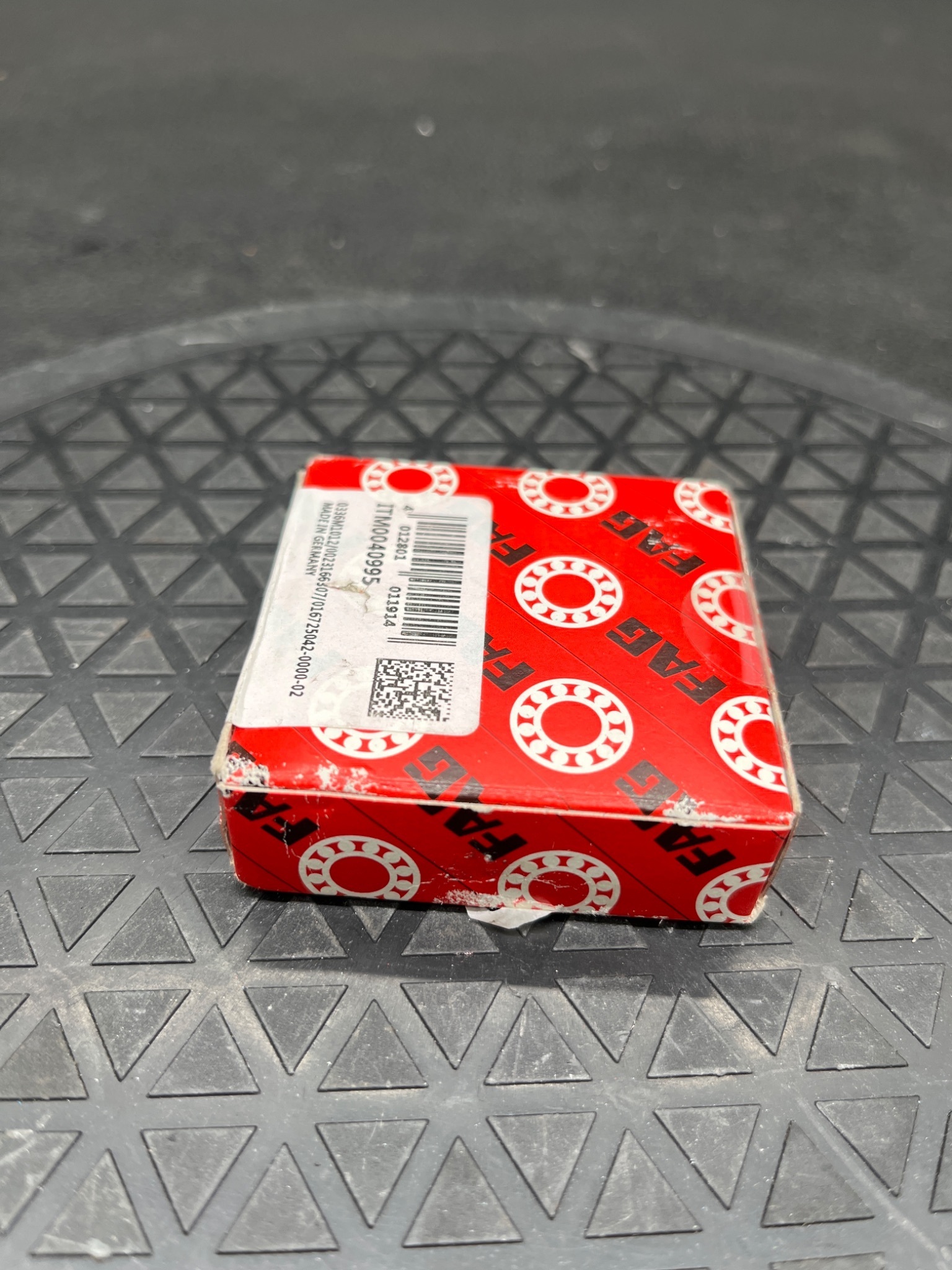 FAG 7205‑B‑TVP Single Row Angular Contact Ball Bearing NEW 4