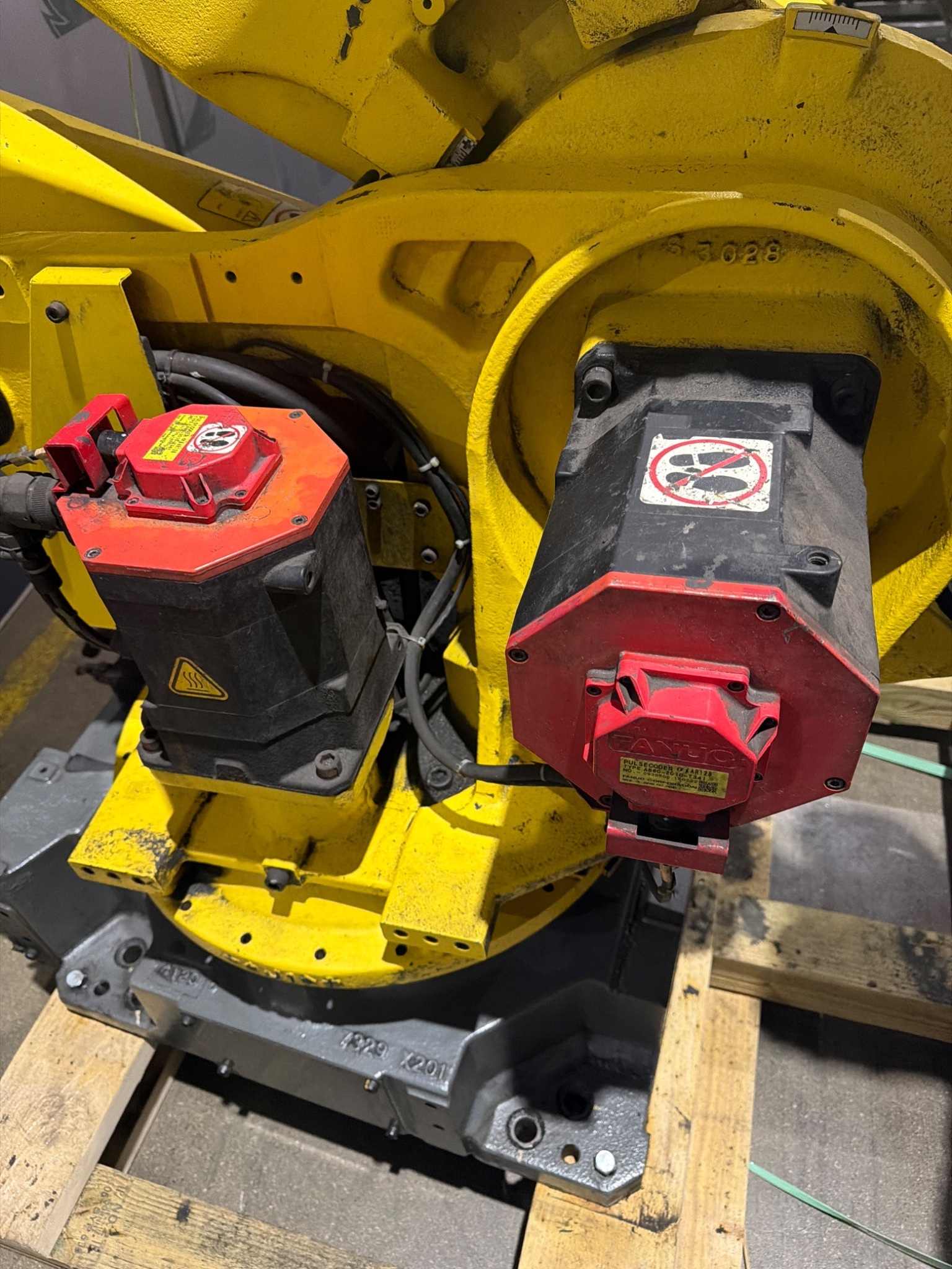 FANUC R-2000iB/210F Complete w/ R-30iB Controls USED 5