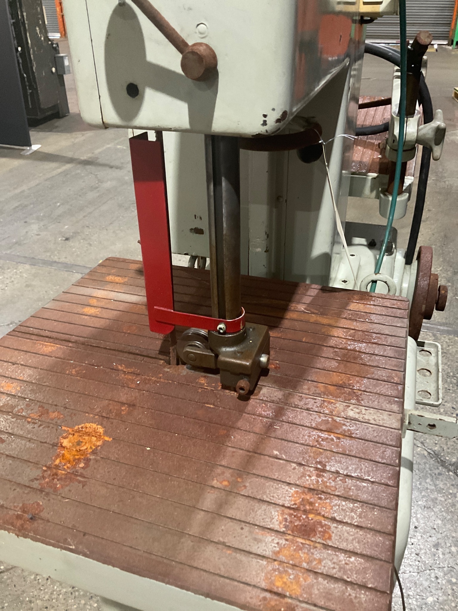 HAHN & KOLB EBS00 Vertical Bandsaw USED 6