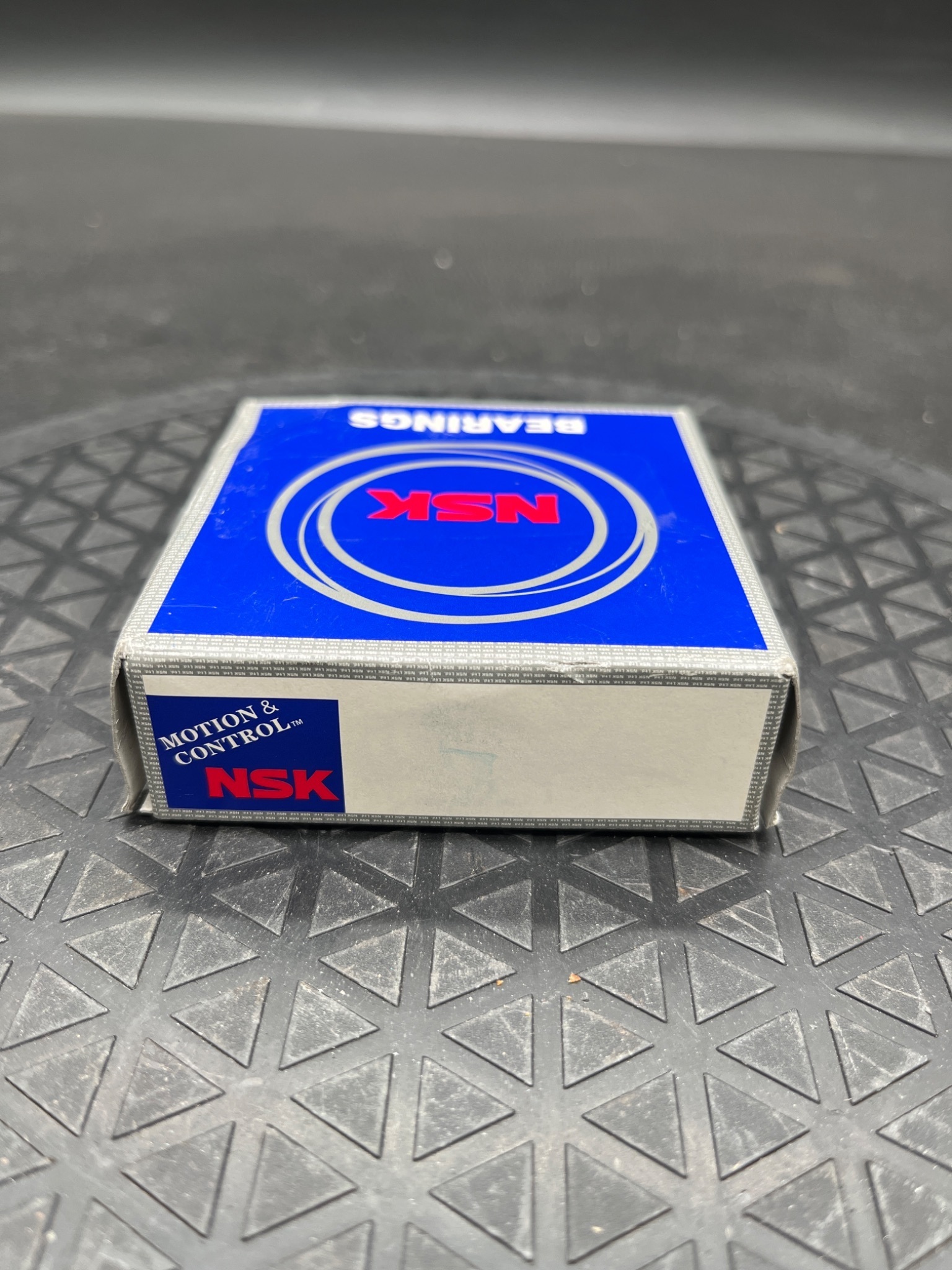 NSK HR32009XJ Tapered Roller Bearing NEW 3