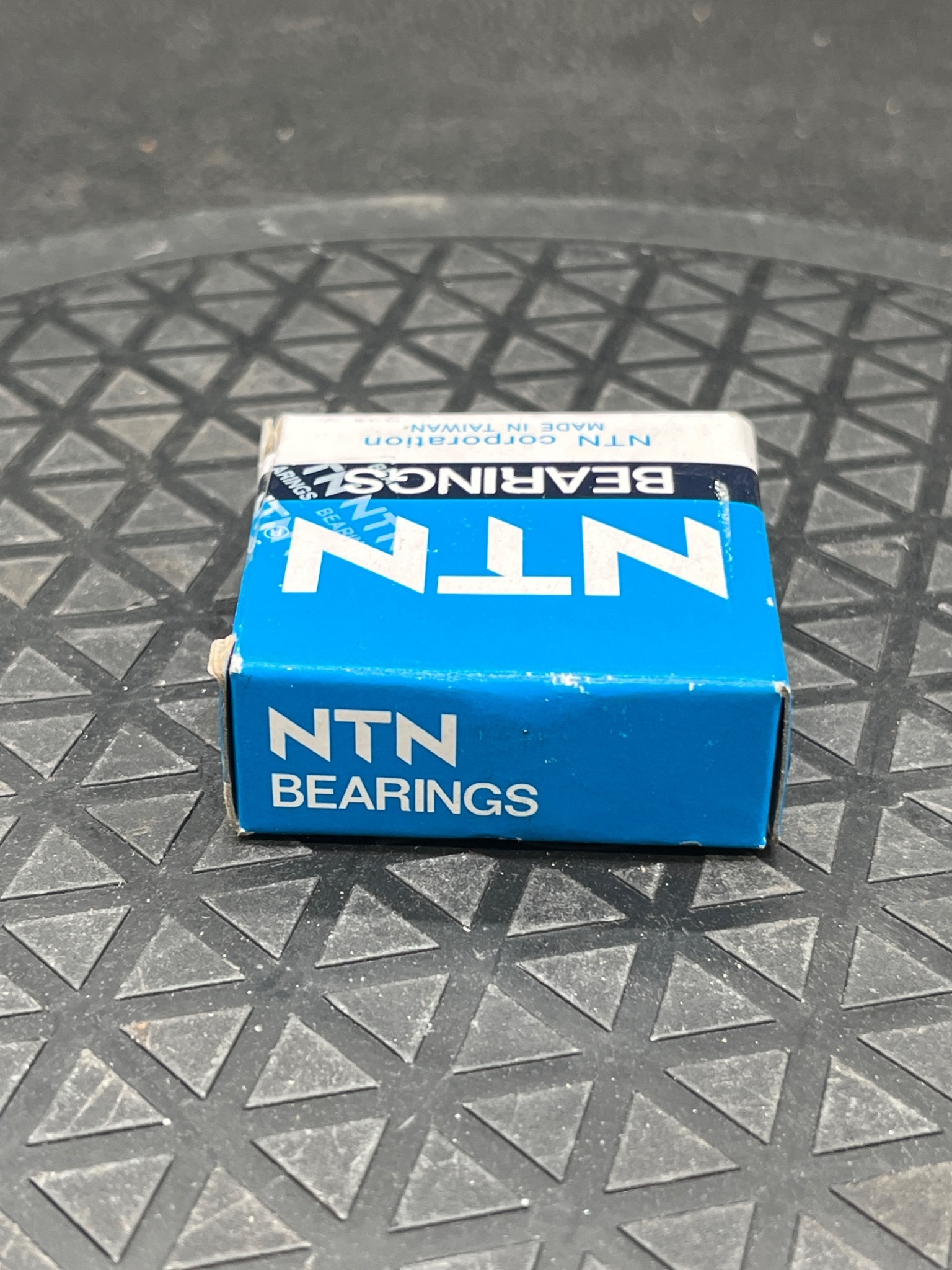 NTN 6004LLU/EM Deep Groove Ball Bearing NEW 3