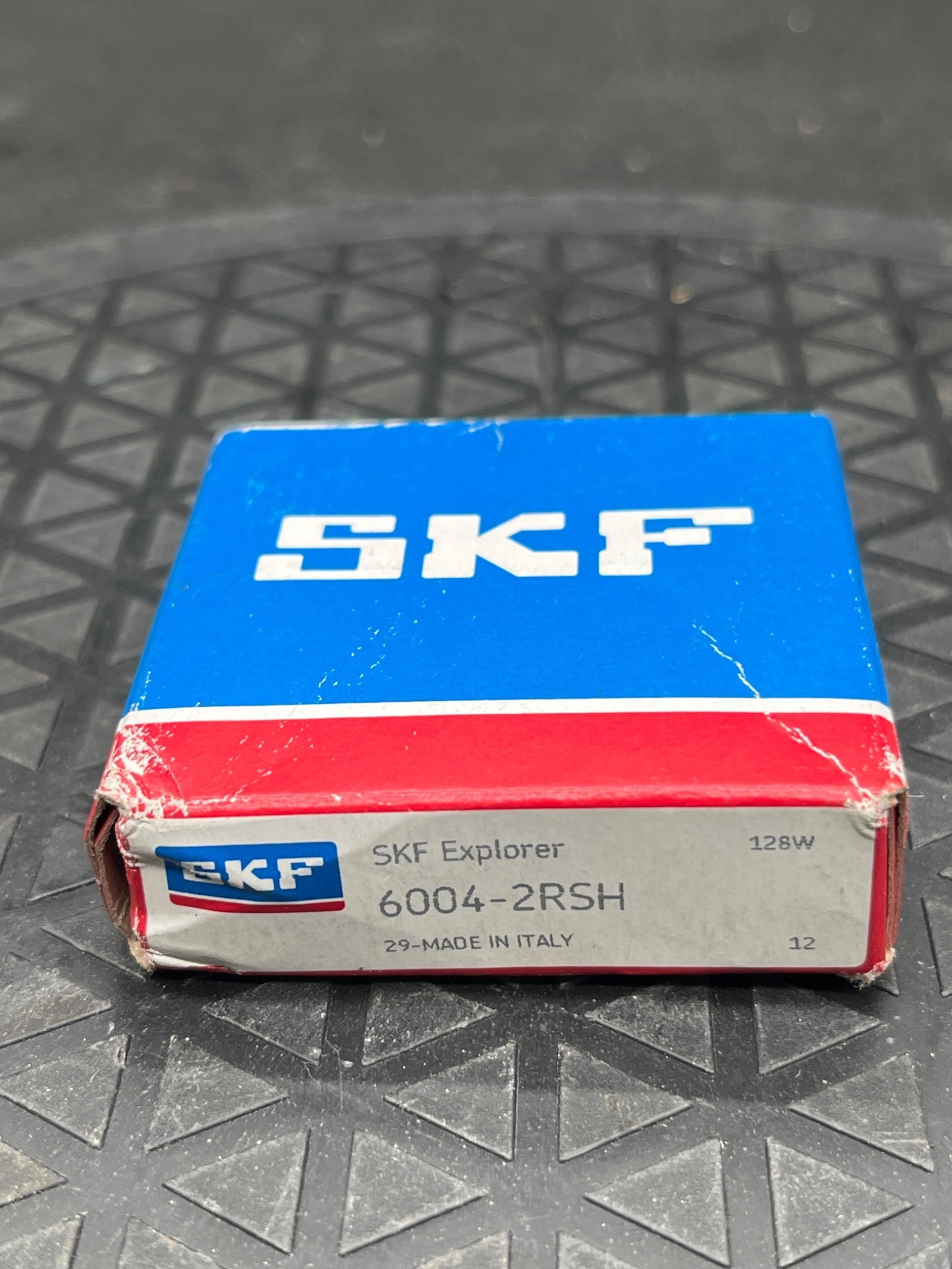 SKF 6004‑2RSH Deep Groove Ball Bearing NEW 1