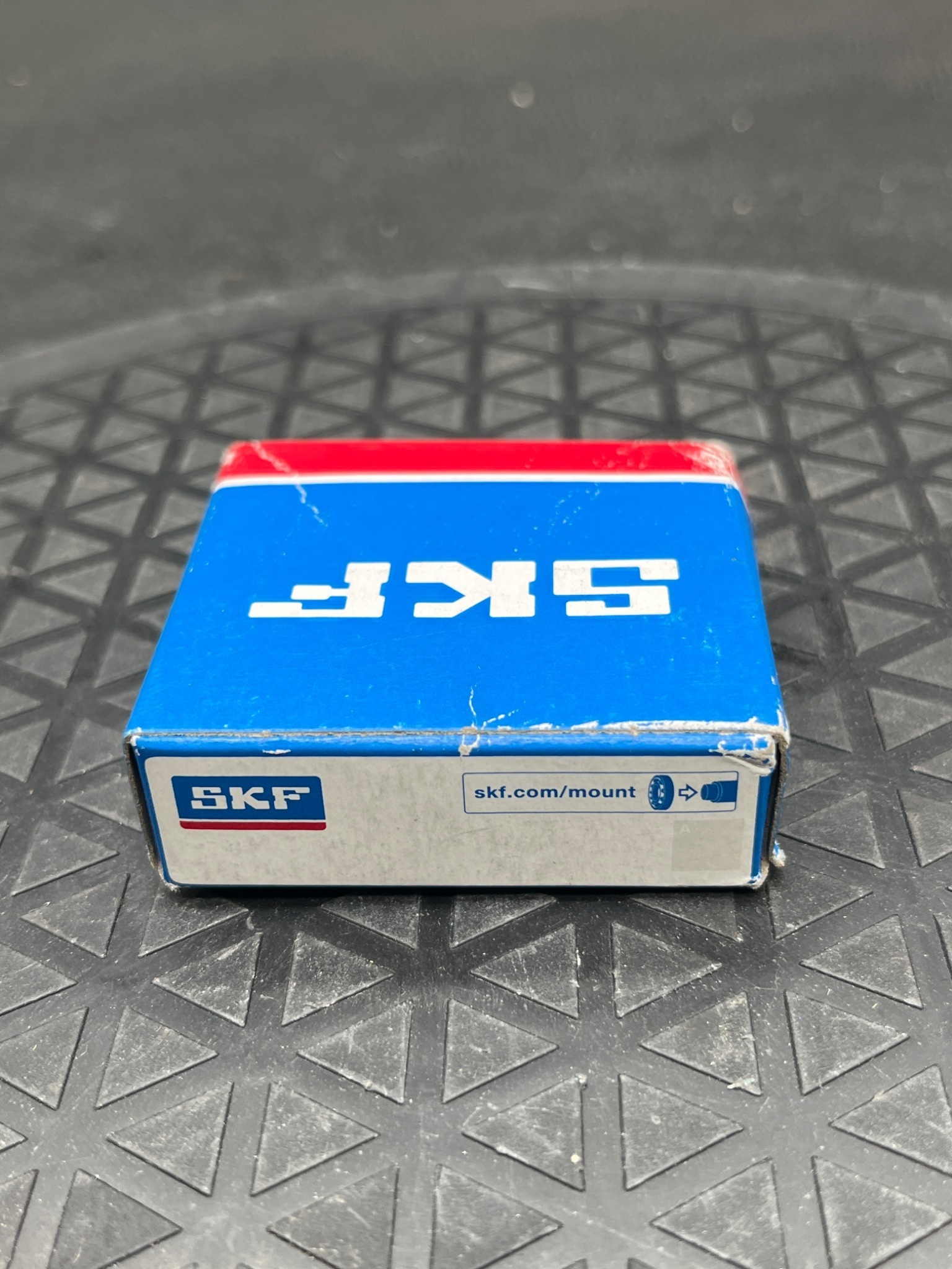 SKF 6004‑2RSH Deep Groove Ball Bearing NEW 3