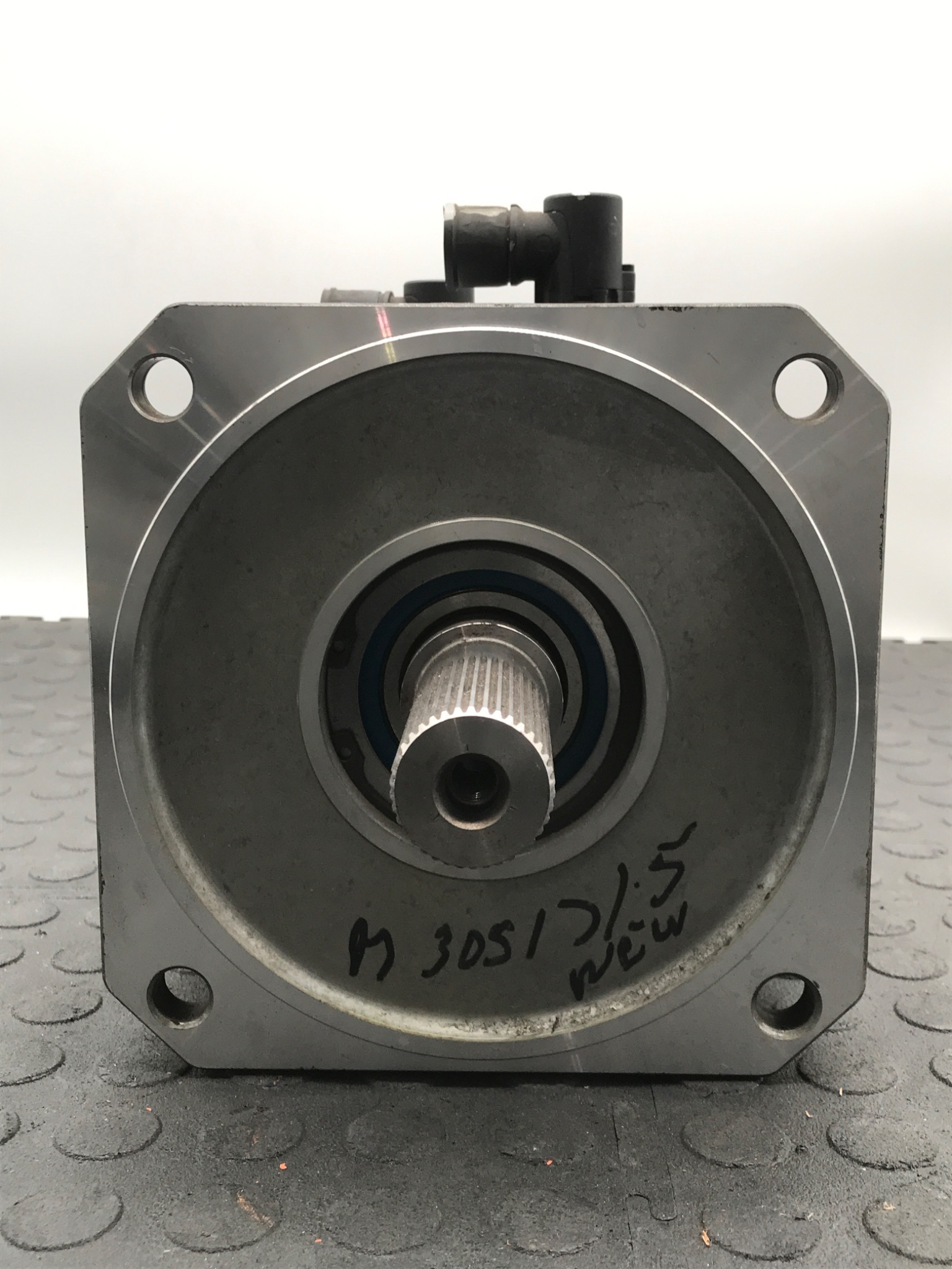 KUKA 1FK6100‑8AF91‑1ZZ9‑ZS49 Servo Motor USED 3