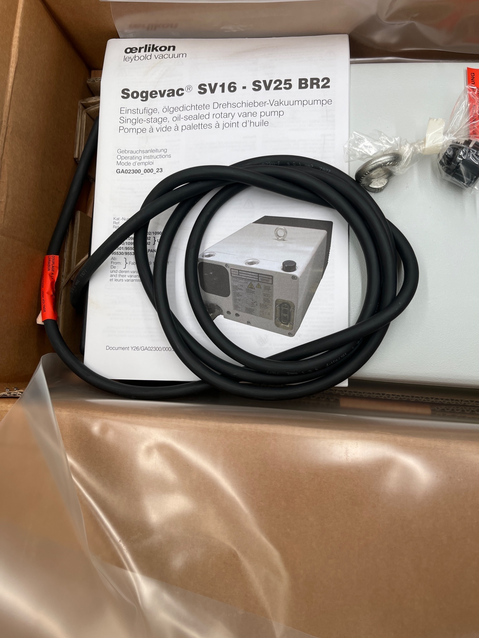 LEYBOLD SOGEVAC SV25 Rotary Vane Vacuum Pump 10903 NEW 2