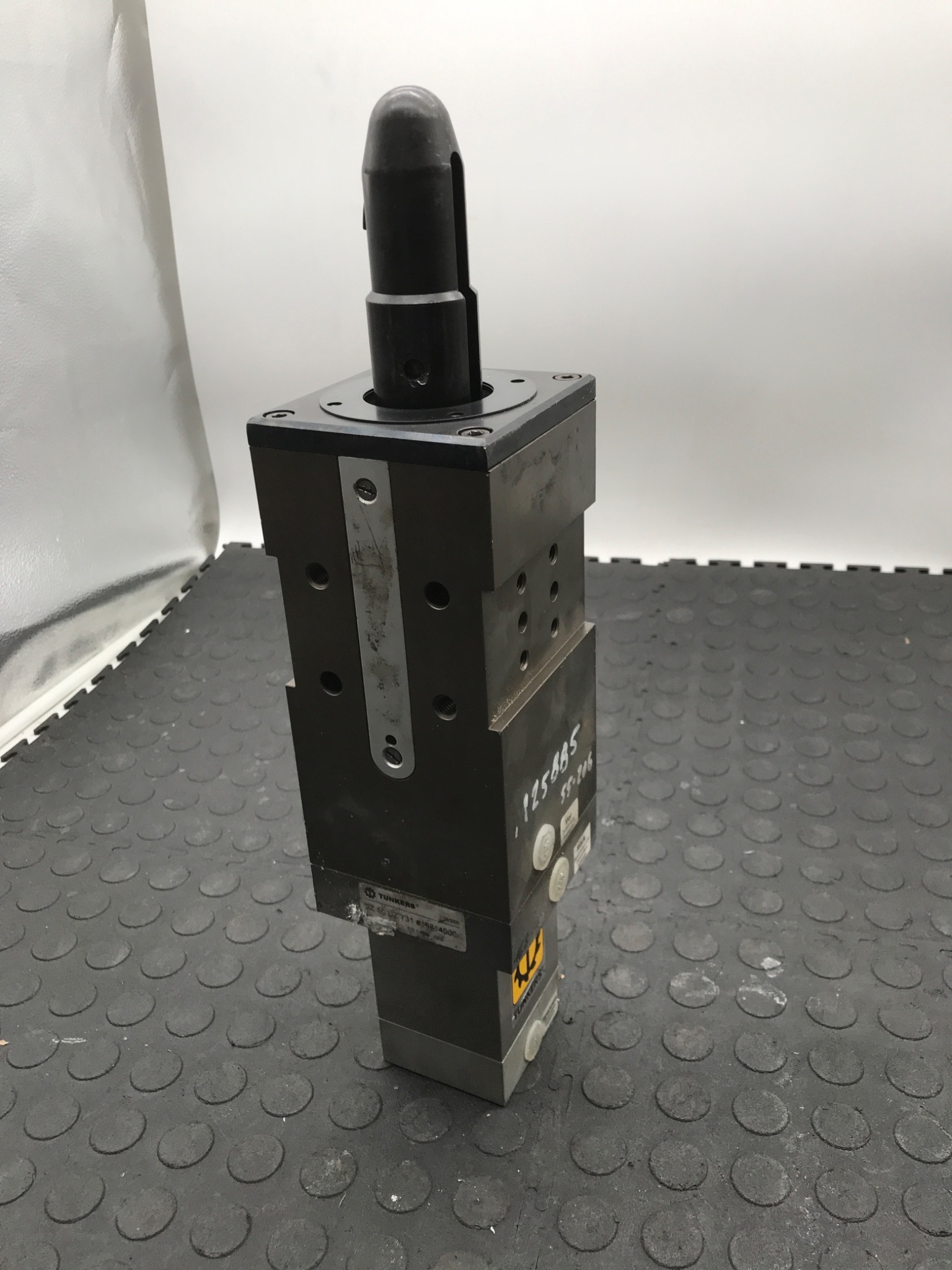 TÜNKERS SZ 50 UZ T31 Pneumatic Swing Clamp USED 0