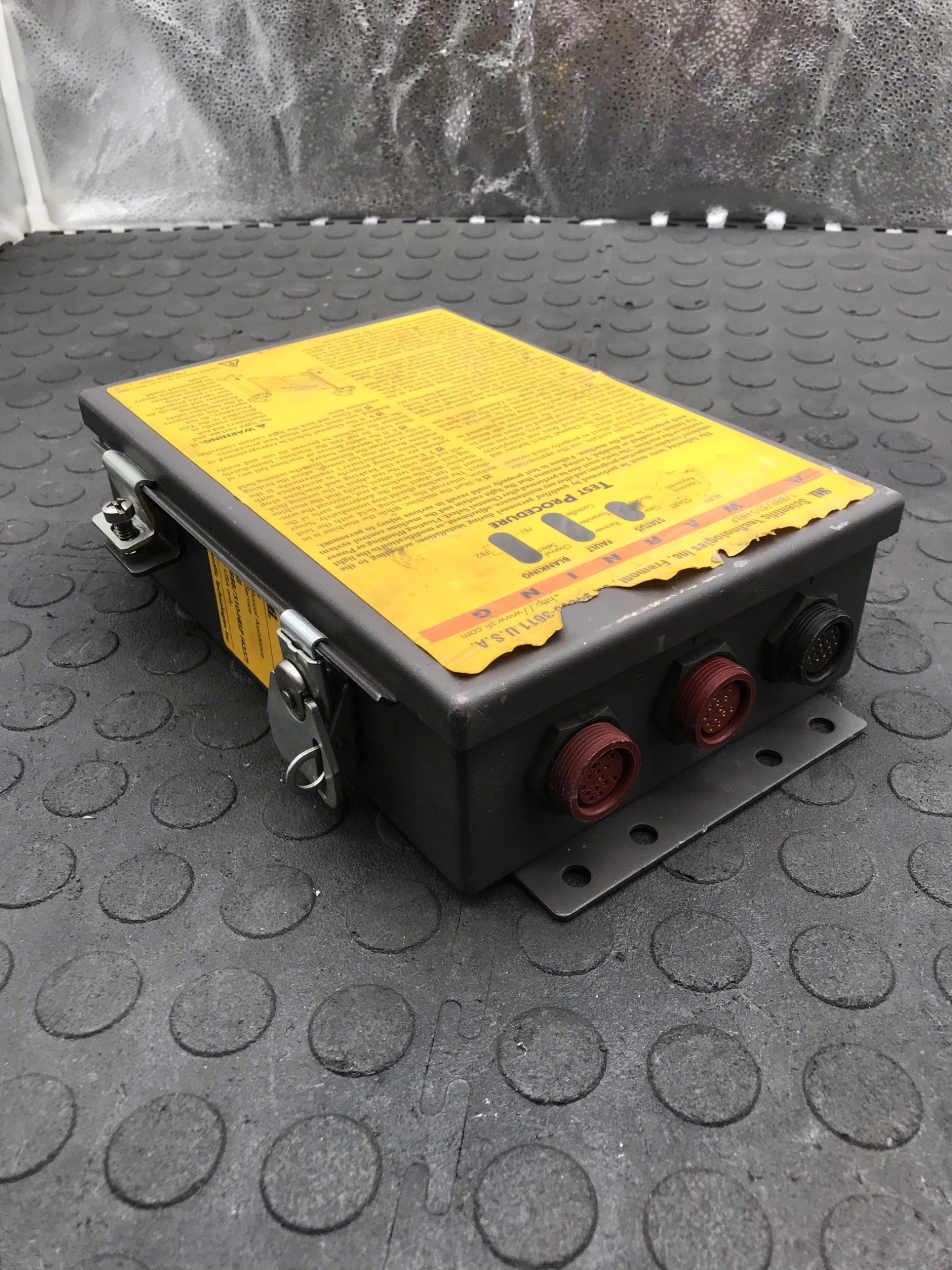 SCIENTIFIC TECHNOLOGIES 82352‑0010 Universal Safety Controller USED 4