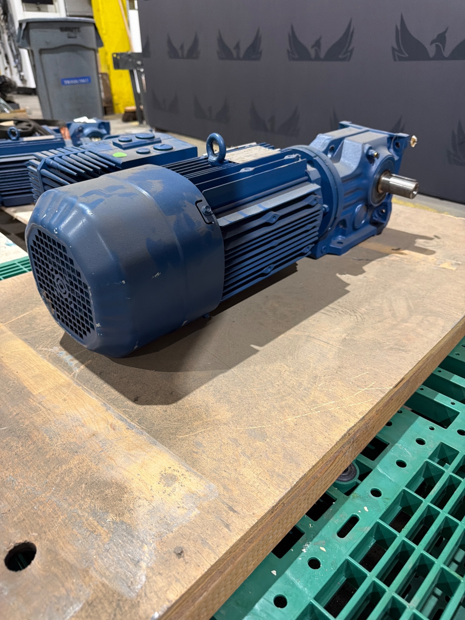 SEW‑EURODRIVE K47 DRE100EC Gearmotor 5 HP NEW 1