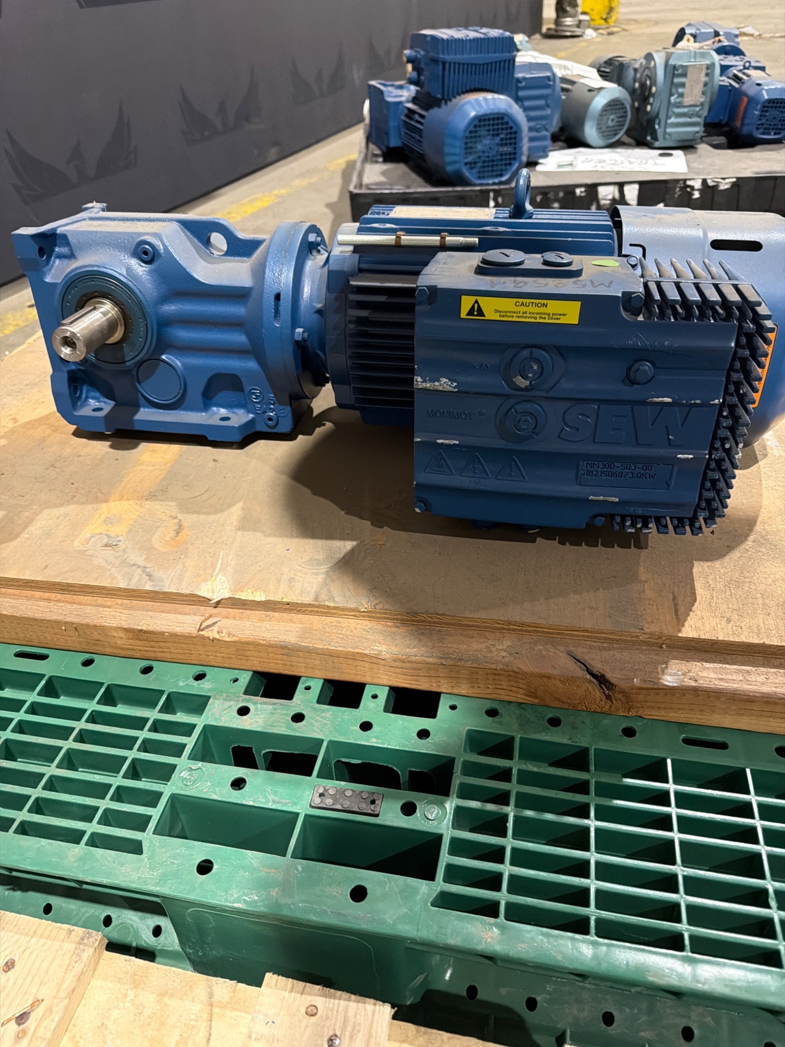SEW‑EURODRIVE K47 DRE100EC Gearmotor 5 HP NEW 2