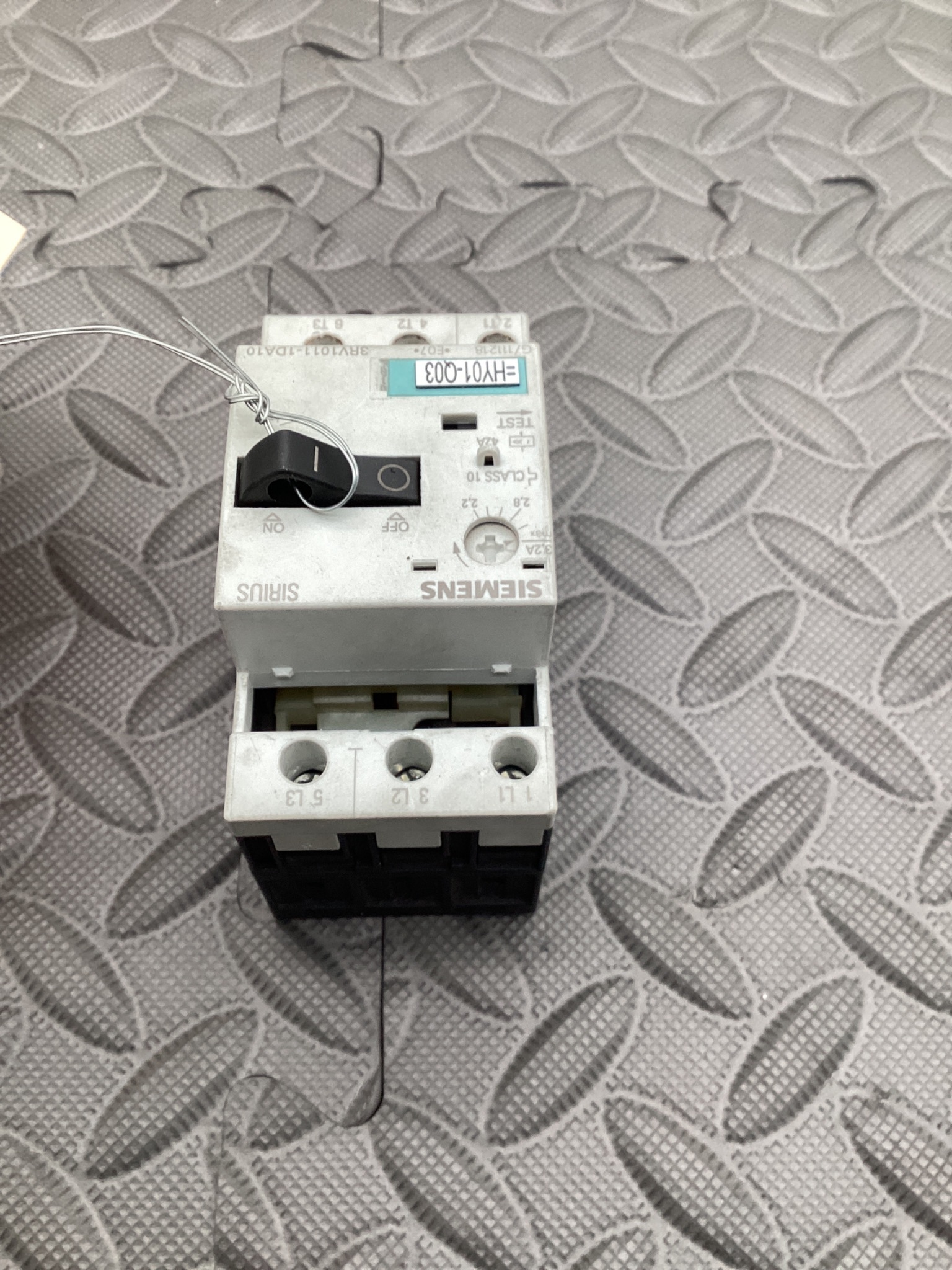 SIEMENS 3RV1011-1DA10 Motor Starter Circuit Breaker USED 3