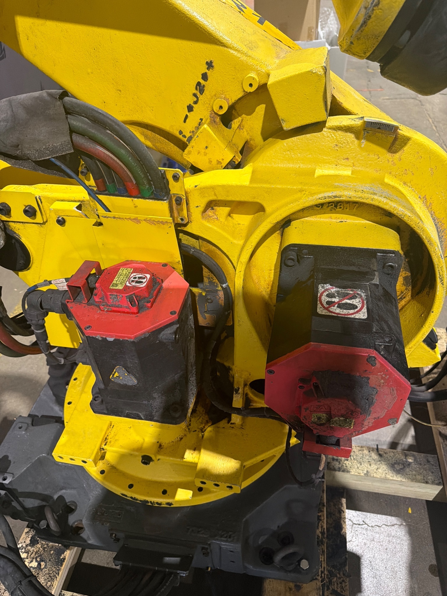 FANUC R-2000iB/210F Complete w/ R-30iB Controls USED 10
