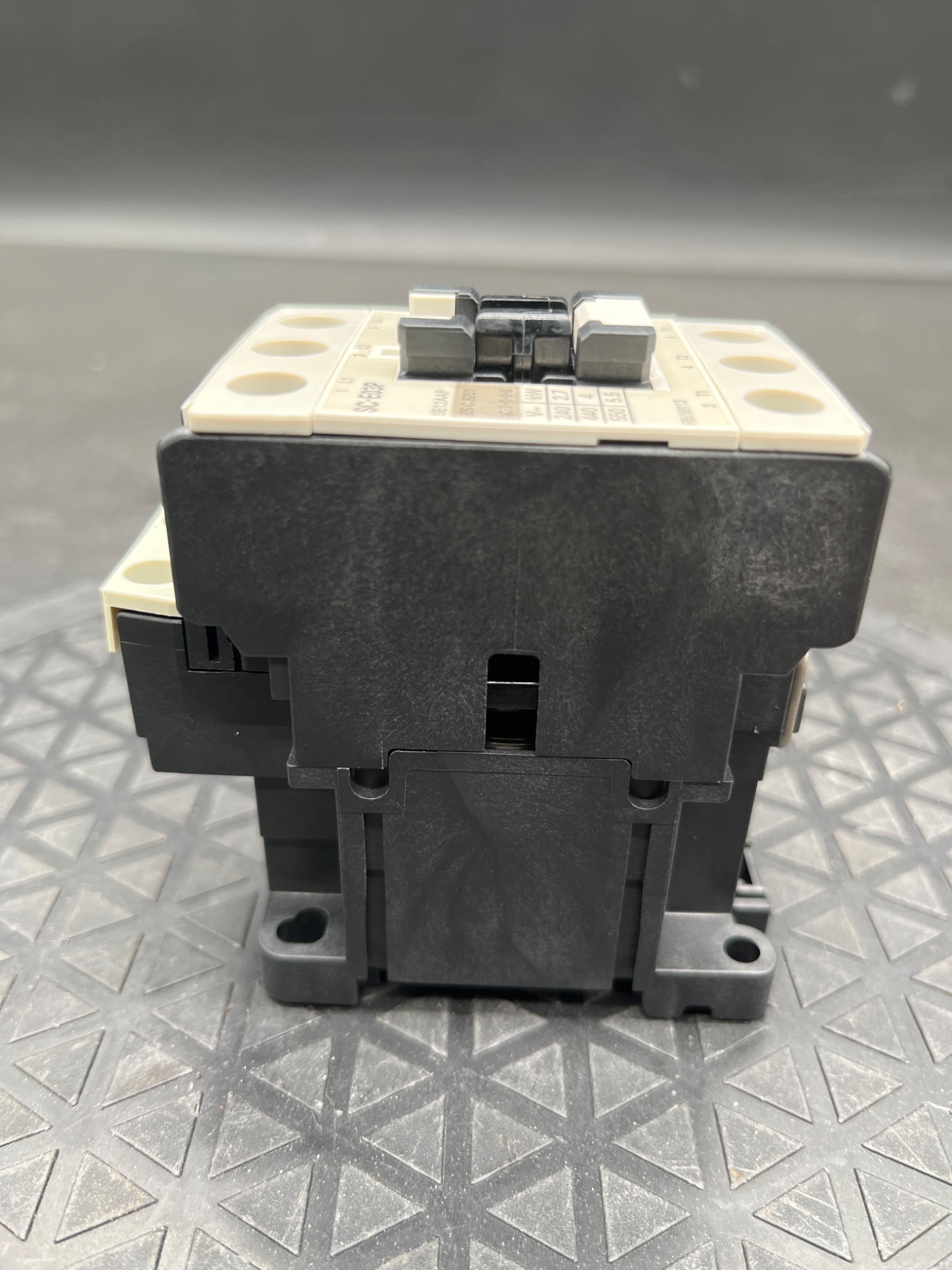 FUJI ELECTRIC SC‑E03P Magnetic Contactor NEW 4