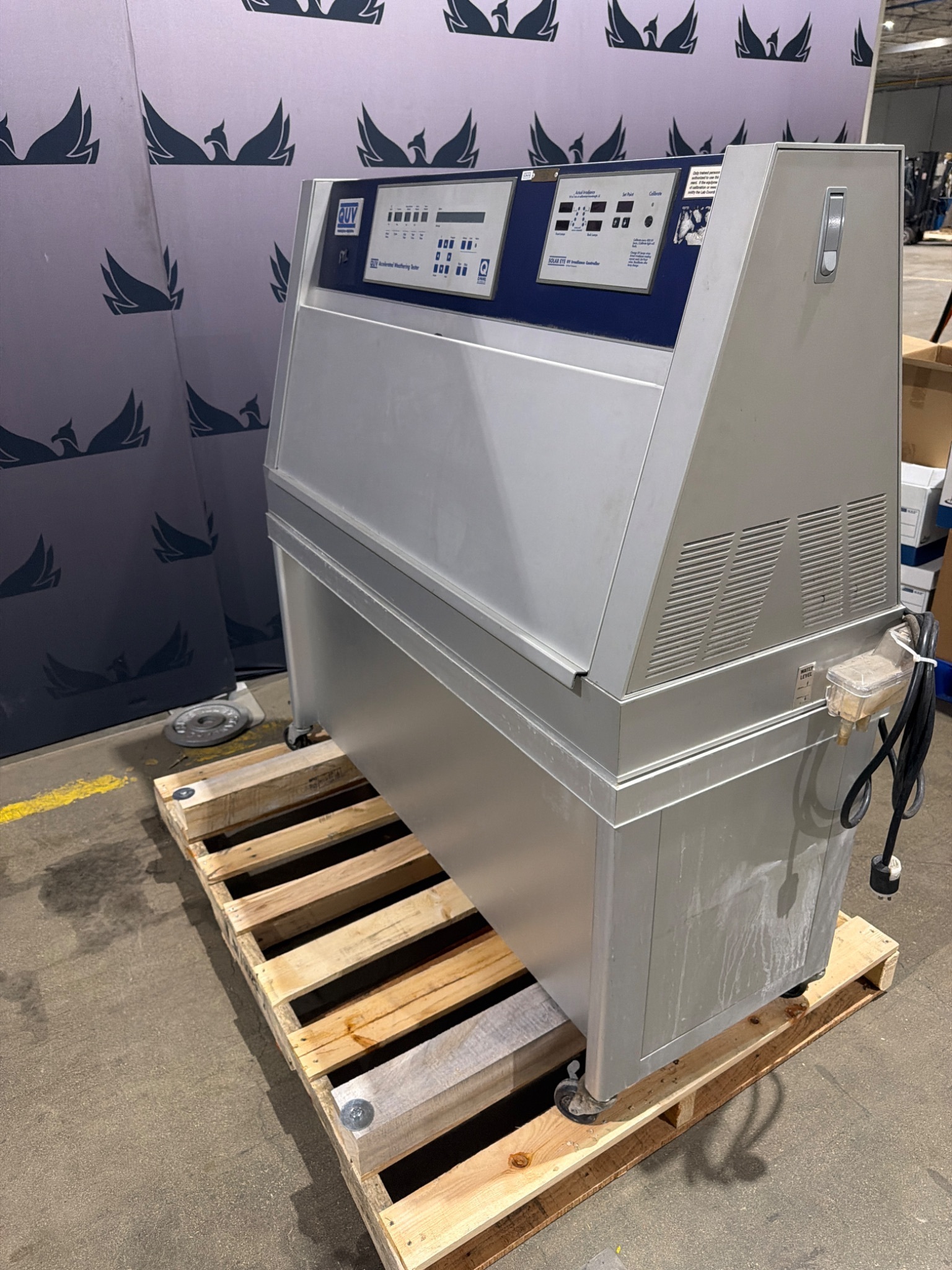 Q‑LAB QUV/SE Accelerated Weathering Tester USED 2