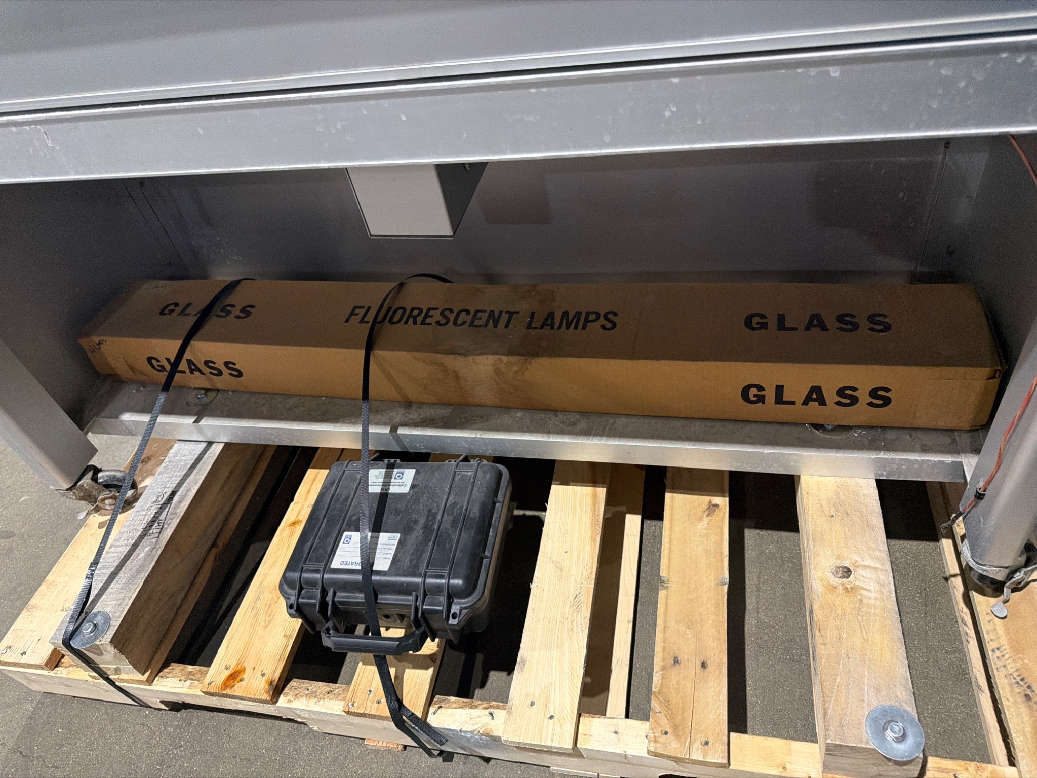 Q‑LAB QUV/SE Accelerated Weathering Tester USED 7