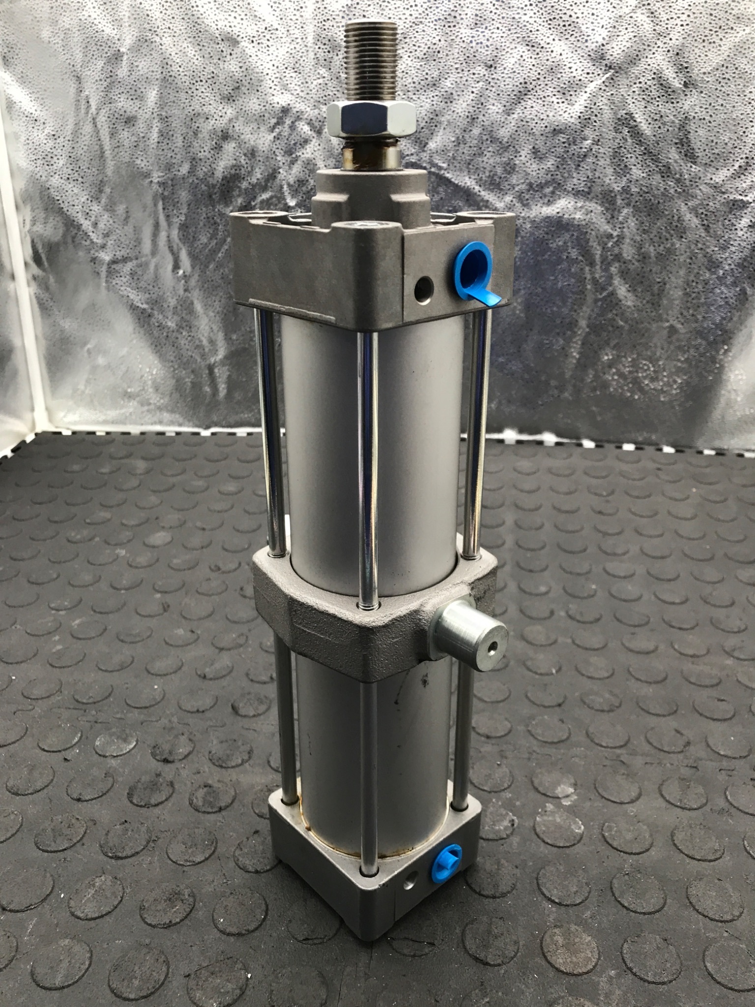 SMC MBT63‑200Z‑XC3BB Pneumatic Cylinder NEW 4
