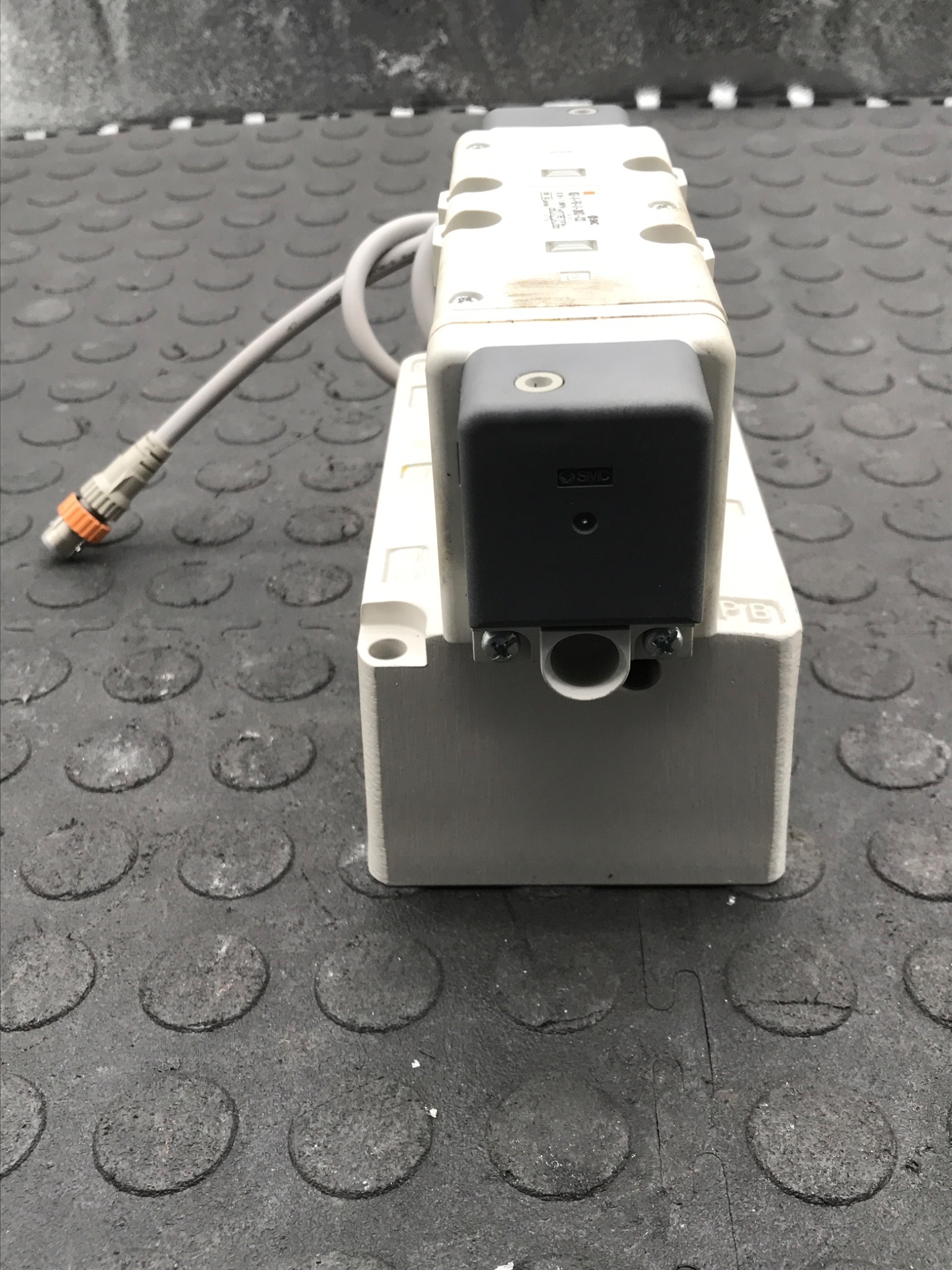 SMC VQ7‑8‑FIG‑D‑3NSC‑X23 Pneumatic Solenoid Valve USED 4