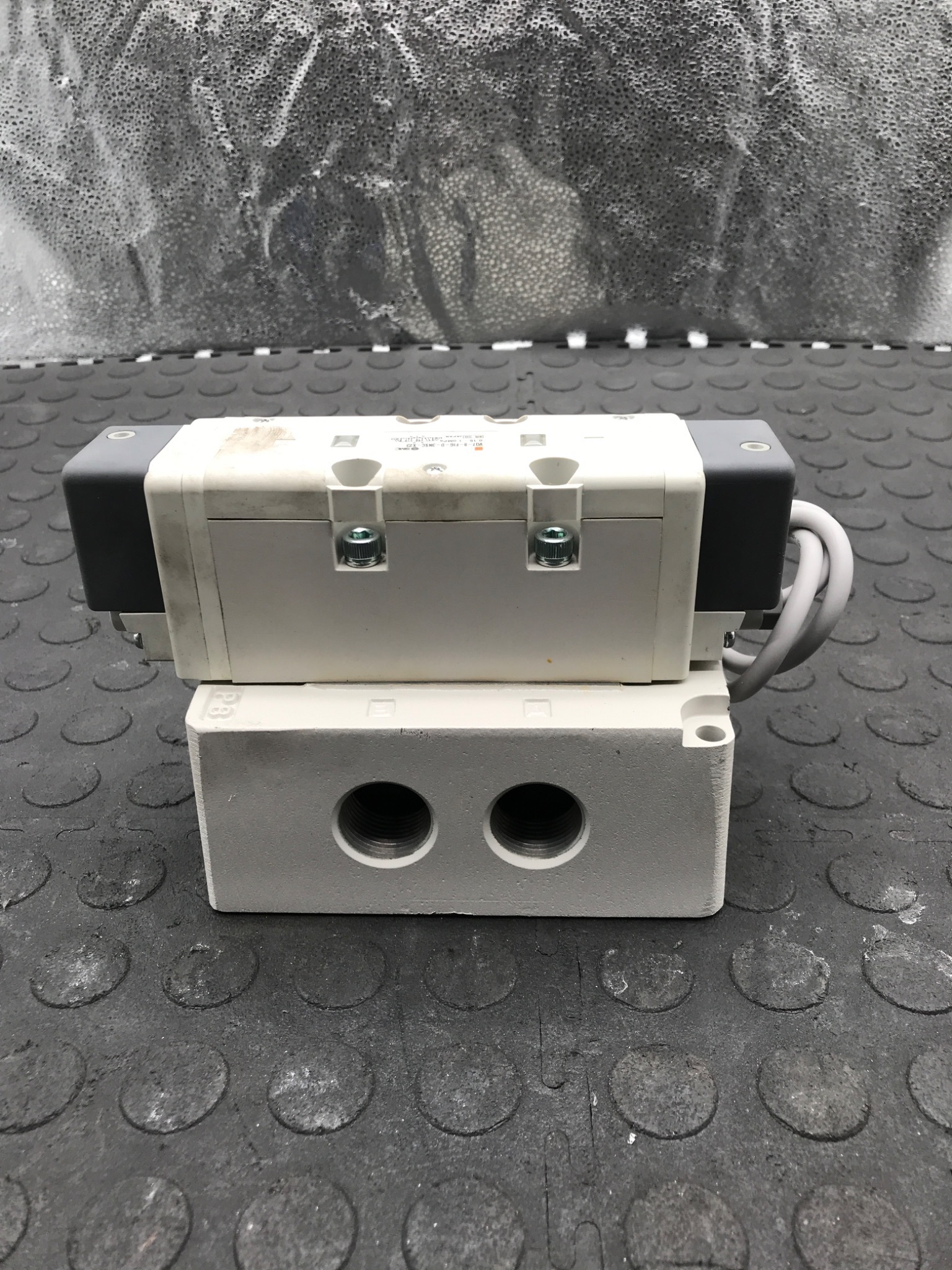 SMC VQ7‑8‑FIG‑D‑3NSC‑X23 Pneumatic Solenoid Valve USED 5