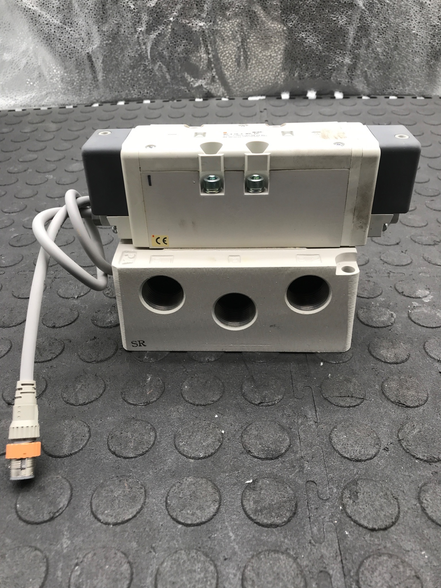 SMC VQ7‑8‑FIG‑D‑3NSC‑X23 Pneumatic Solenoid Valve USED 6