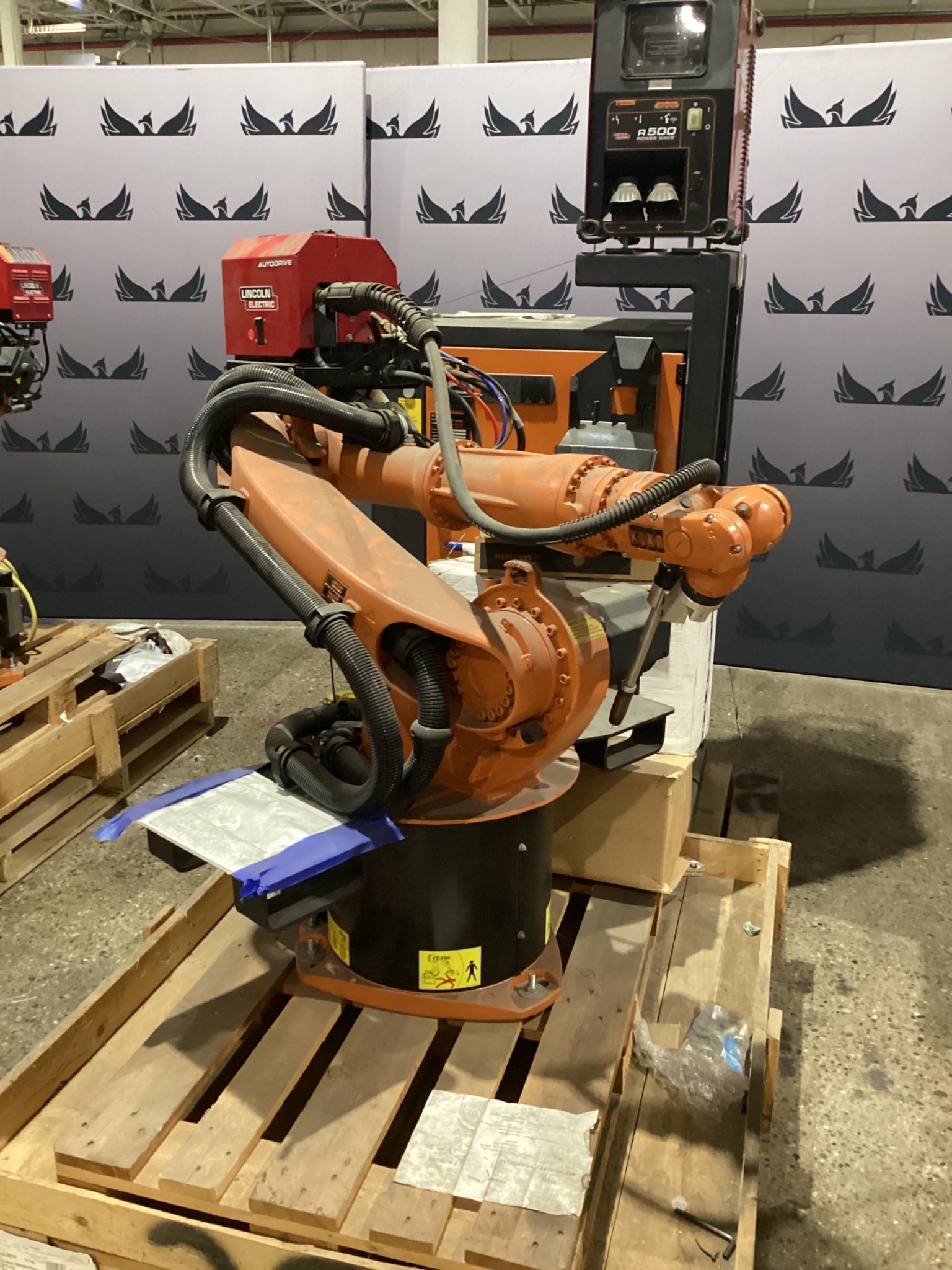 KUKA KR16 L6-2 w/ KR C4 Controls Lincoln R550 Weld Package & TT3A Reamer NEW 1
