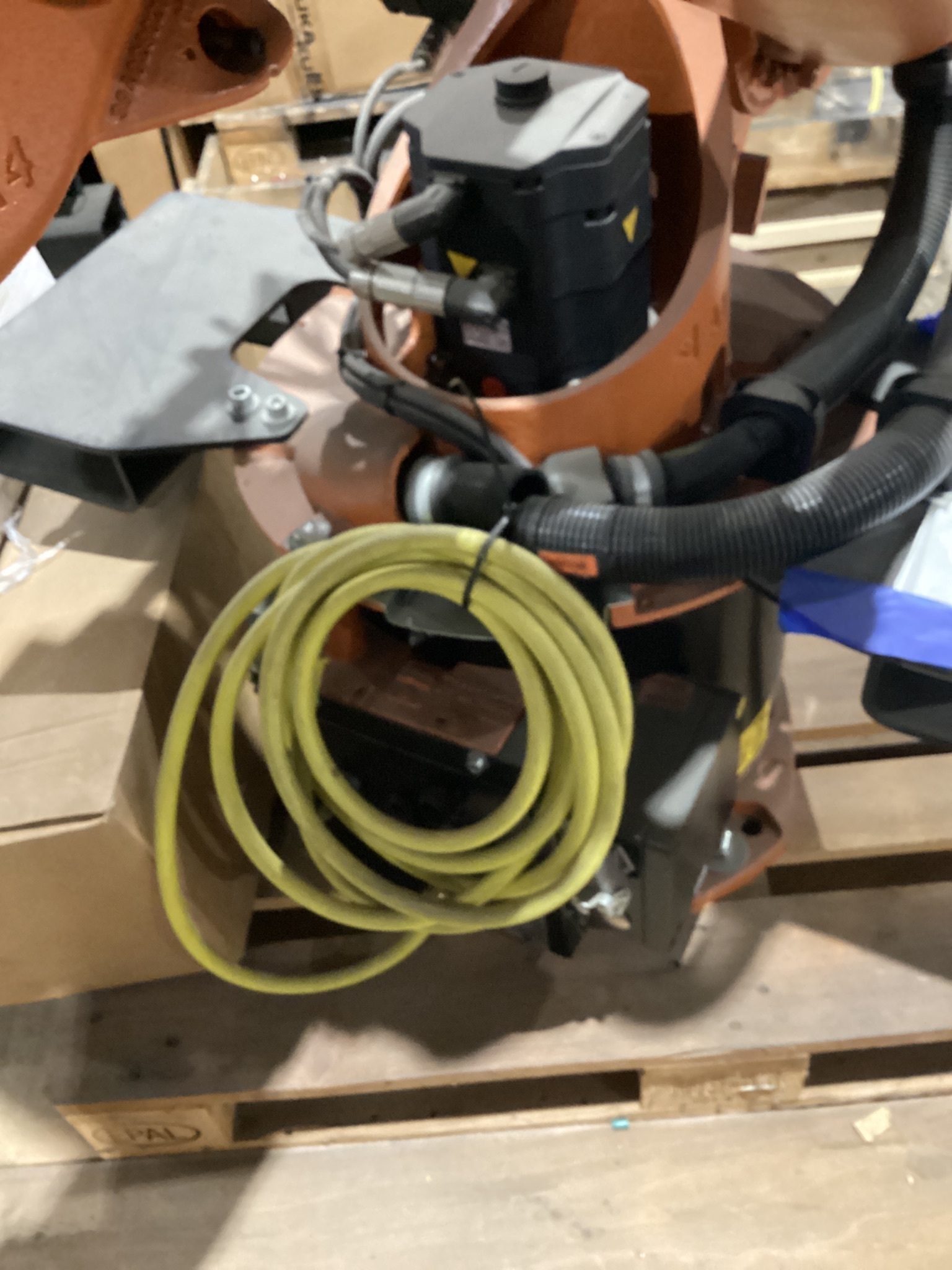 KUKA KR16 L6-2 w/ KR C4 Controls Lincoln R550 Weld Package & TT3A Reamer NEW 5