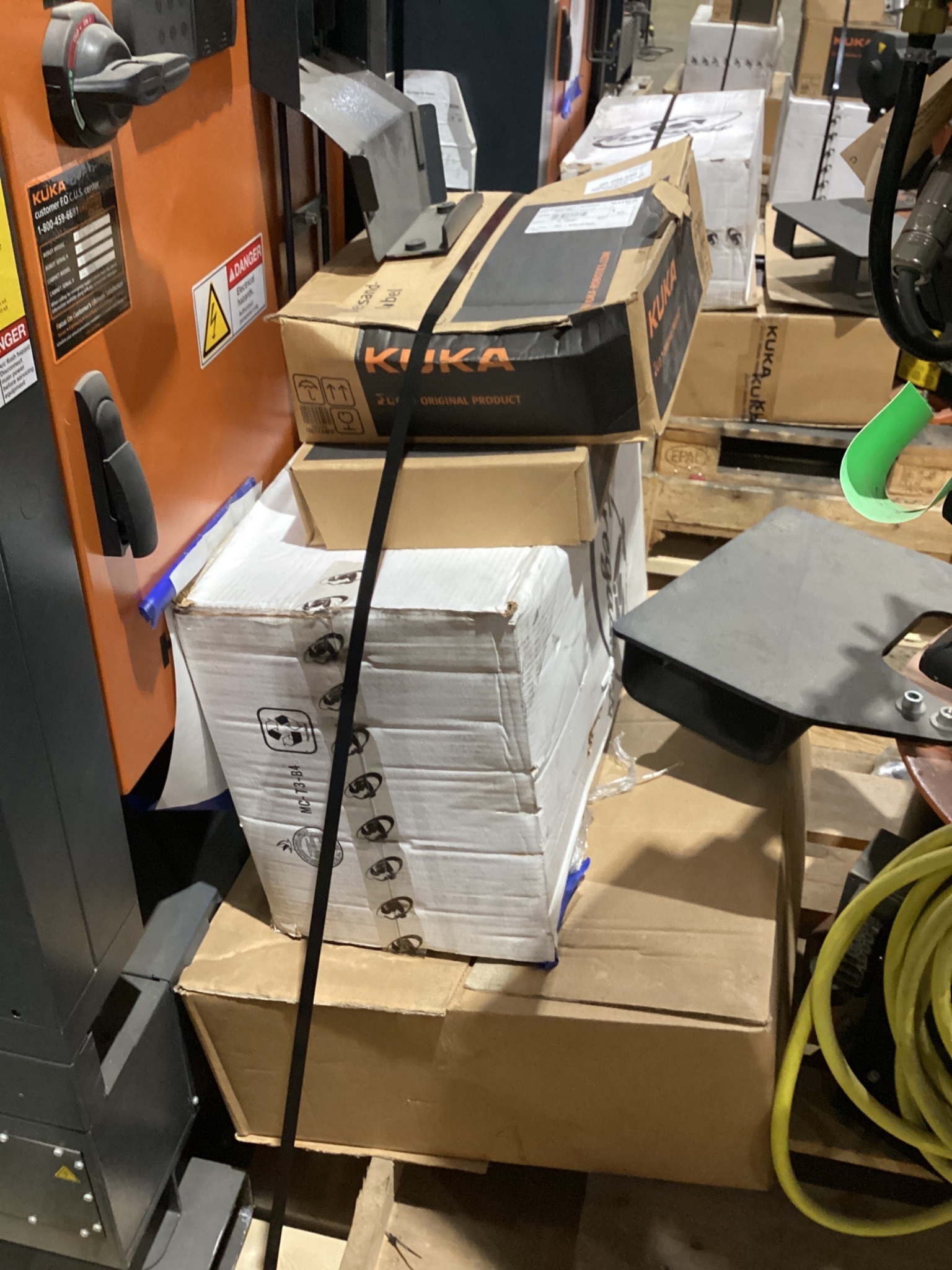 KUKA KR16 L6-2 w/ KR C4 Controls Lincoln R550 Weld Package & TT3A Reamer NEW 7