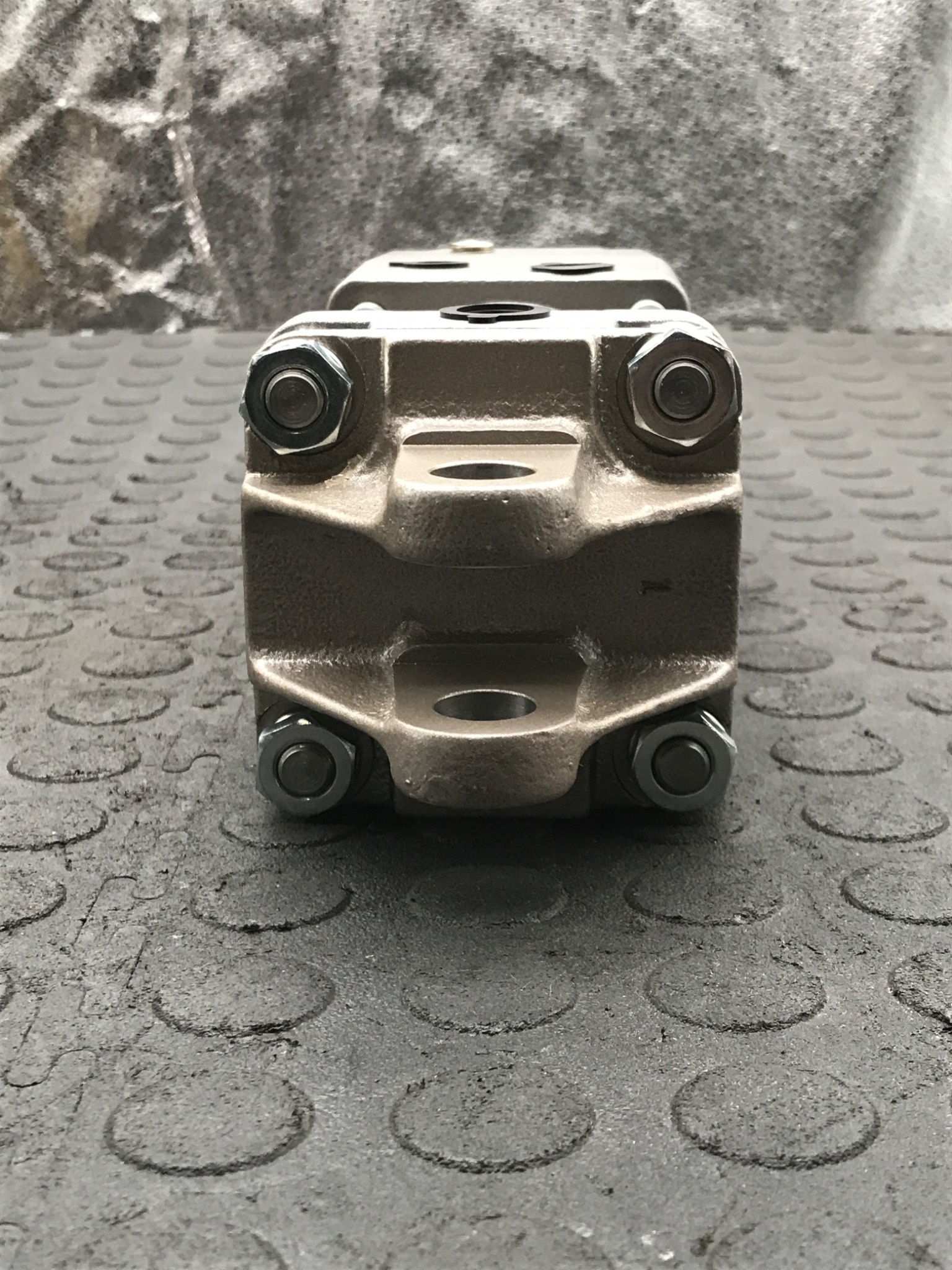 SMC CNA2DF63‑45‑D‑XC3DA Pneumatic Cylinder USED 3