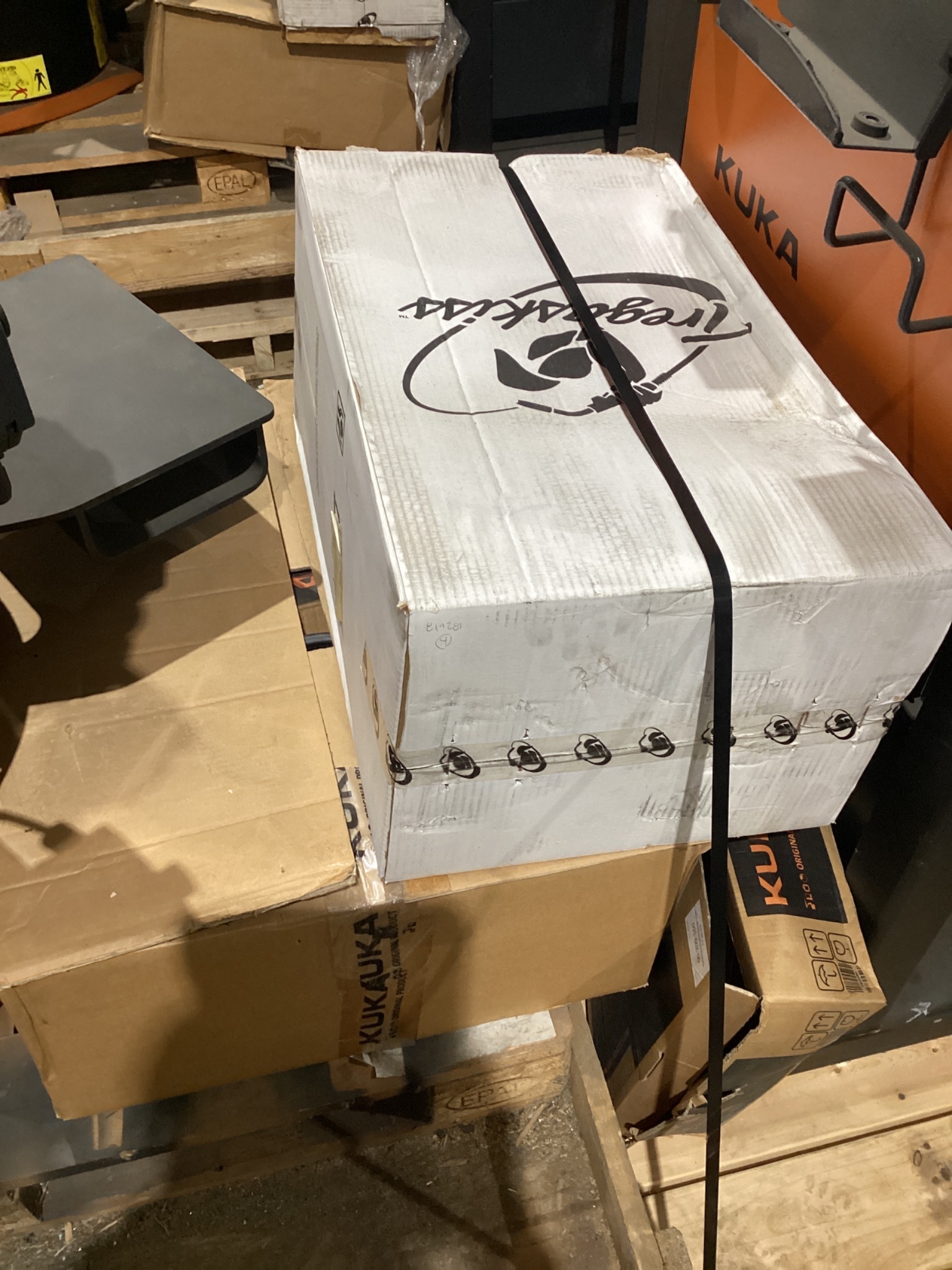 KUKA KR16 L6-2 w/ KR C4 Controls Lincoln R550 Weld Package & TT3A Reamer NEW 1