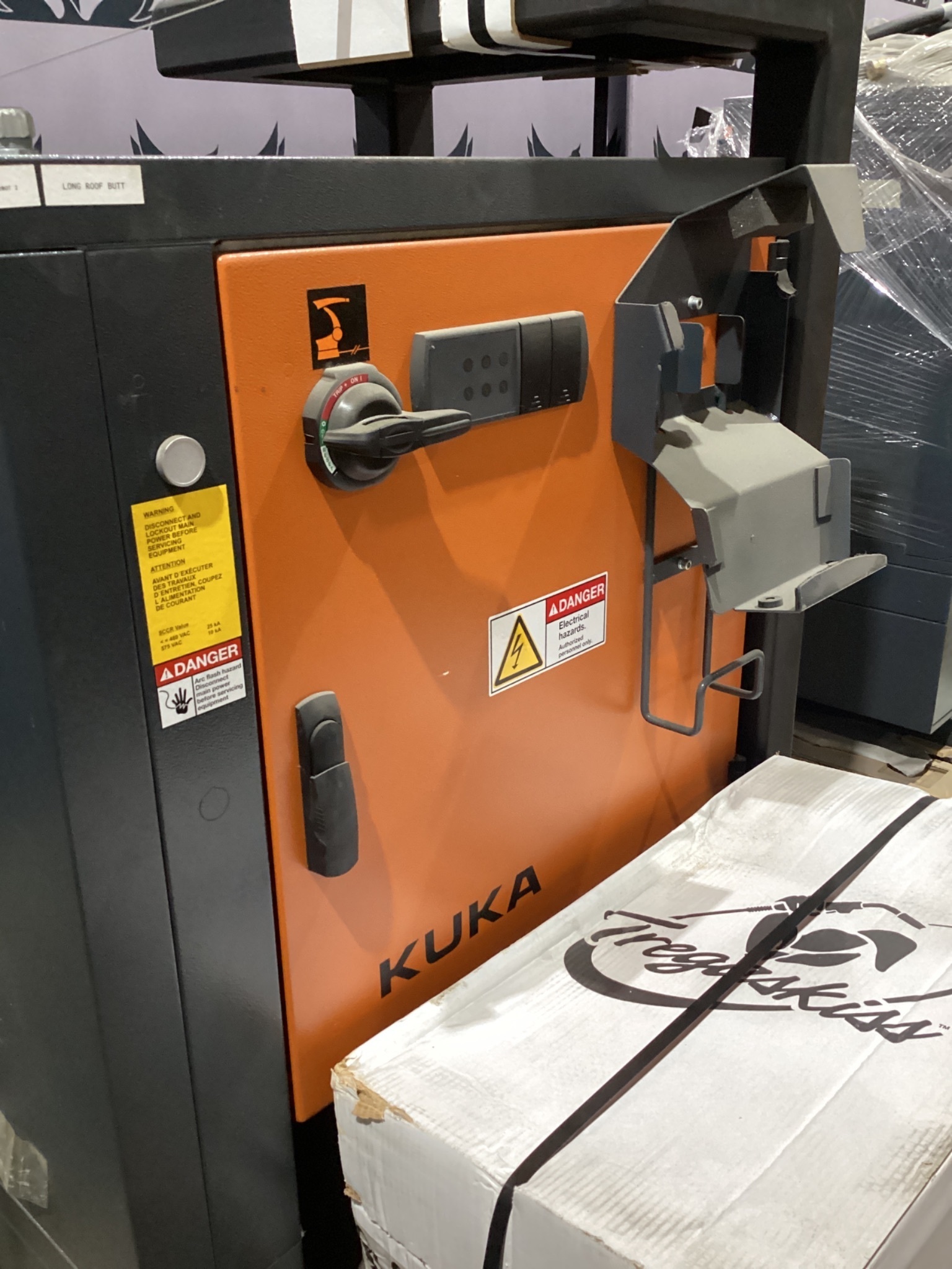 KUKA KR16 L6-2 w/ KR C4 Controls Lincoln R550 Weld Package & TT3A Reamer NEW 4