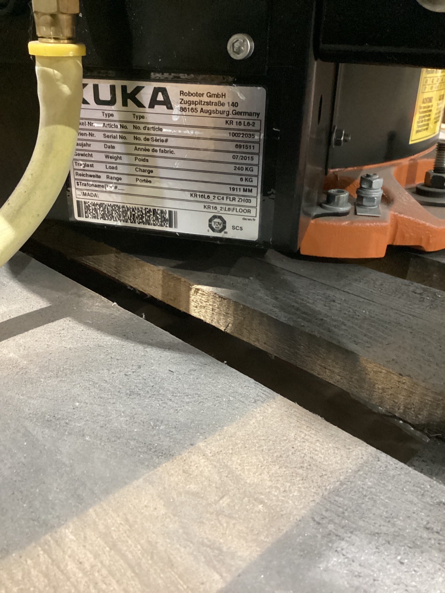 KUKA KR16 L6-2 w/ KR C4 Controls Lincoln R550 Weld Package & TT3A Reamer NEW 5