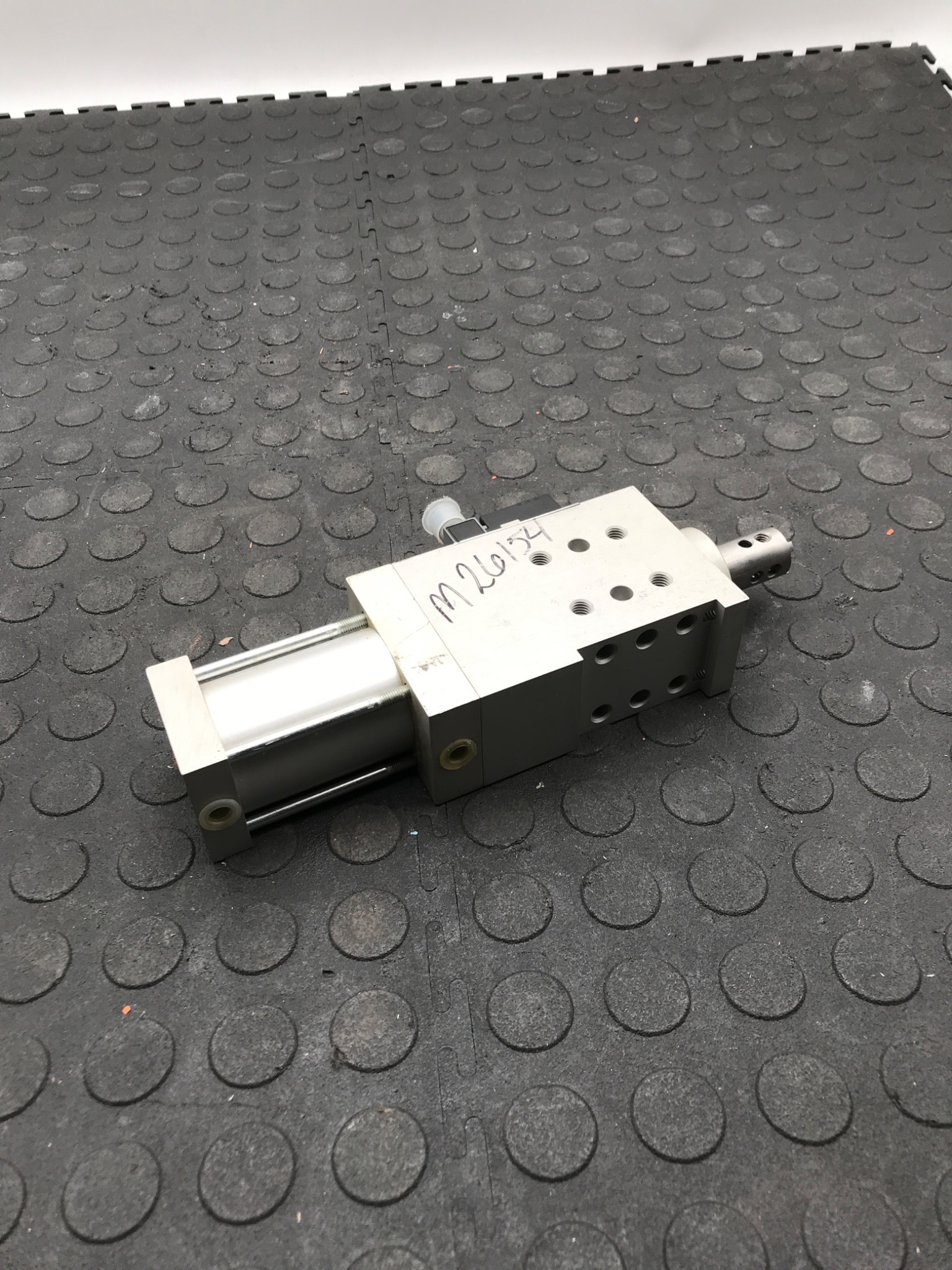 FESTO DF‑40‑40‑P‑A‑B‑SA Guided Pneumatic Cylinder USED 5
