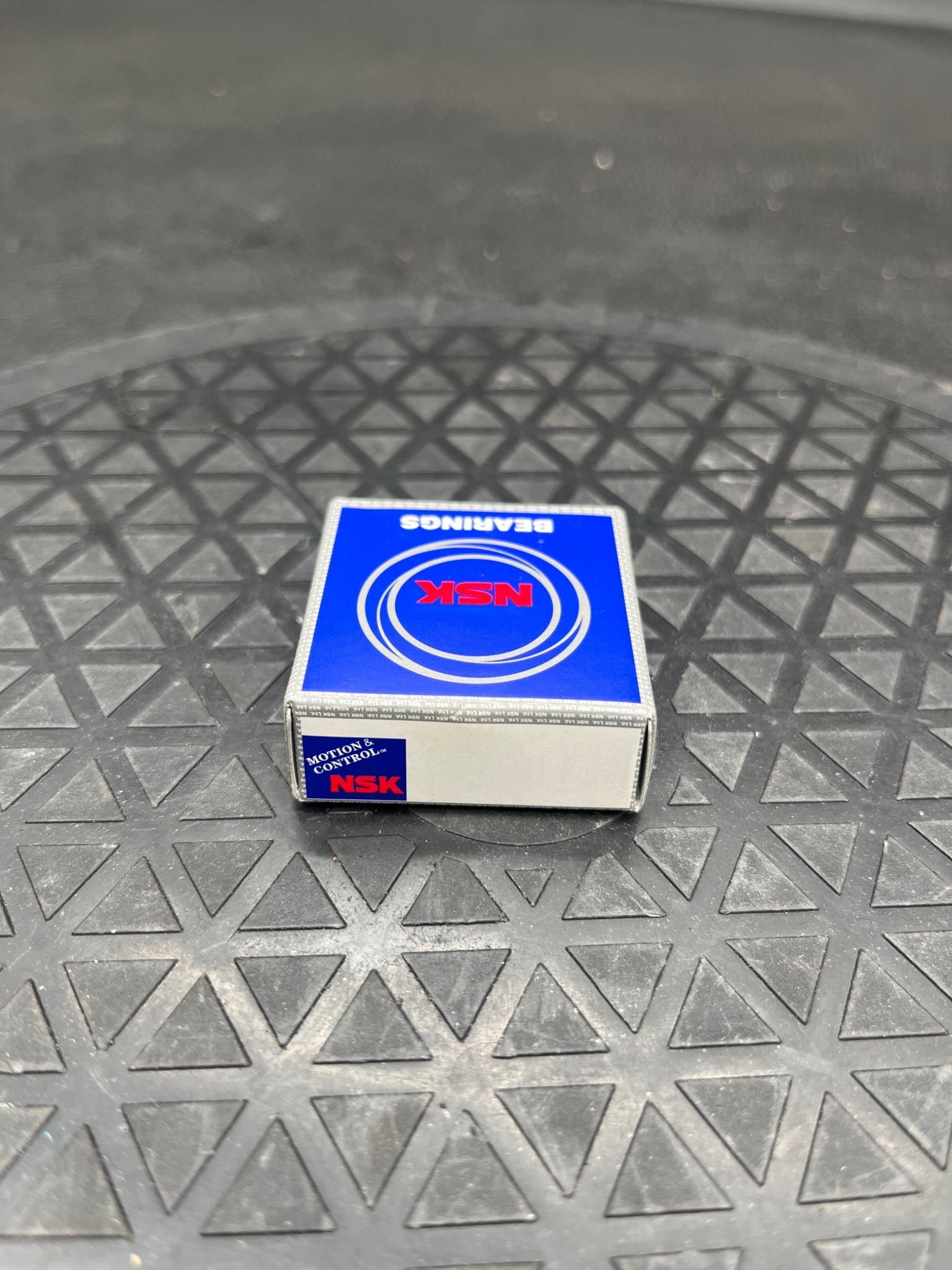 NSK 6804DD Deep Groove Ball Bearing NEW 2