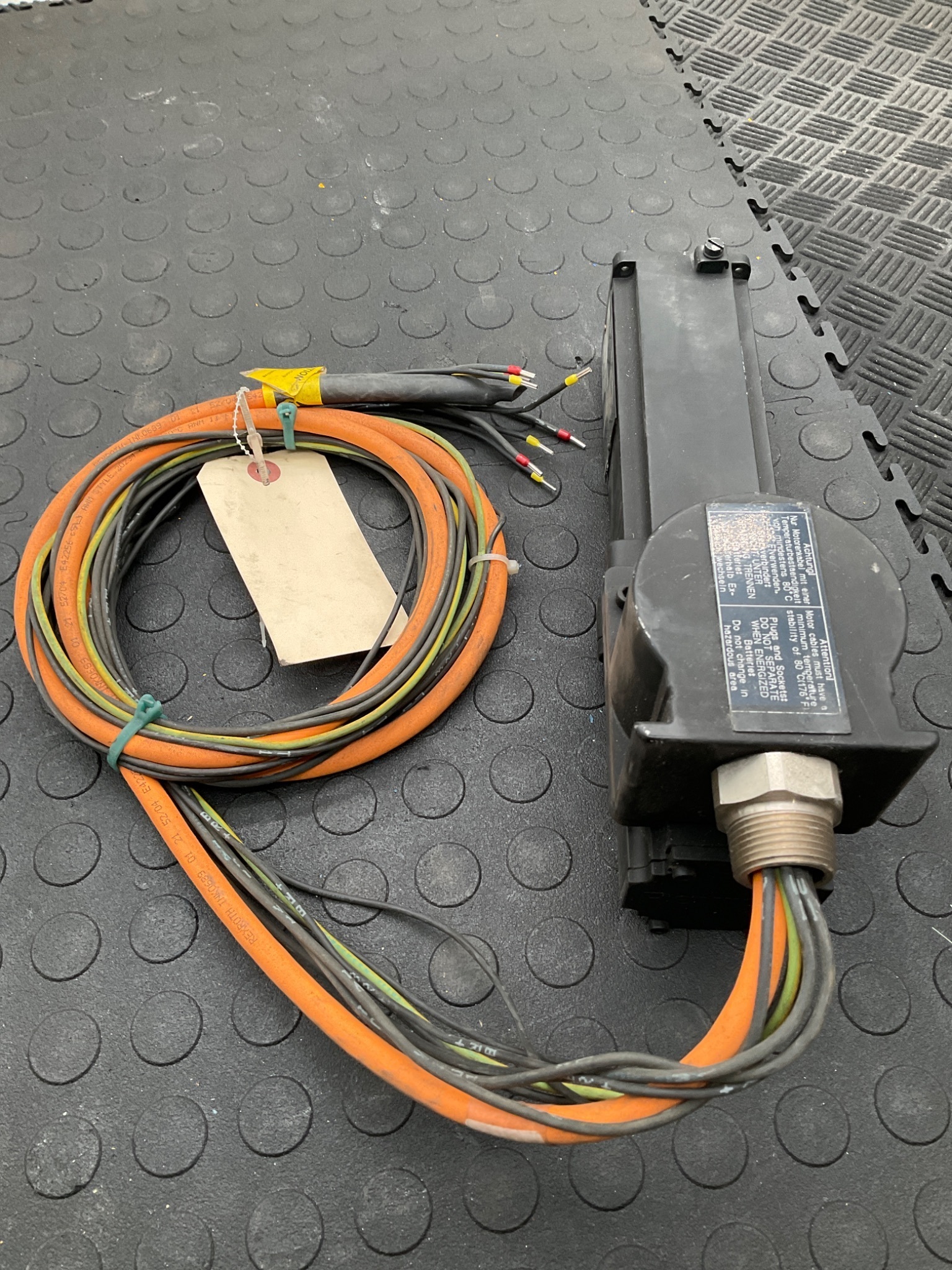 BOSCH REXROTH MKE037B‑144‑GP0‑BUNN Servo Motor USED 4