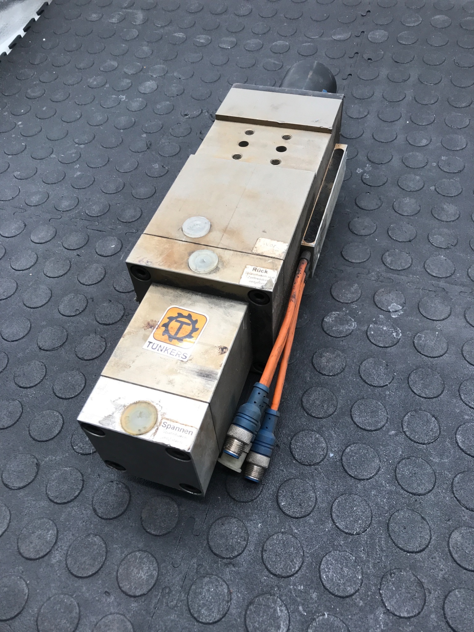 TÜNKERS SZ 50 UZV T31 0 0 Pneumatic Swing Clamp USED 0