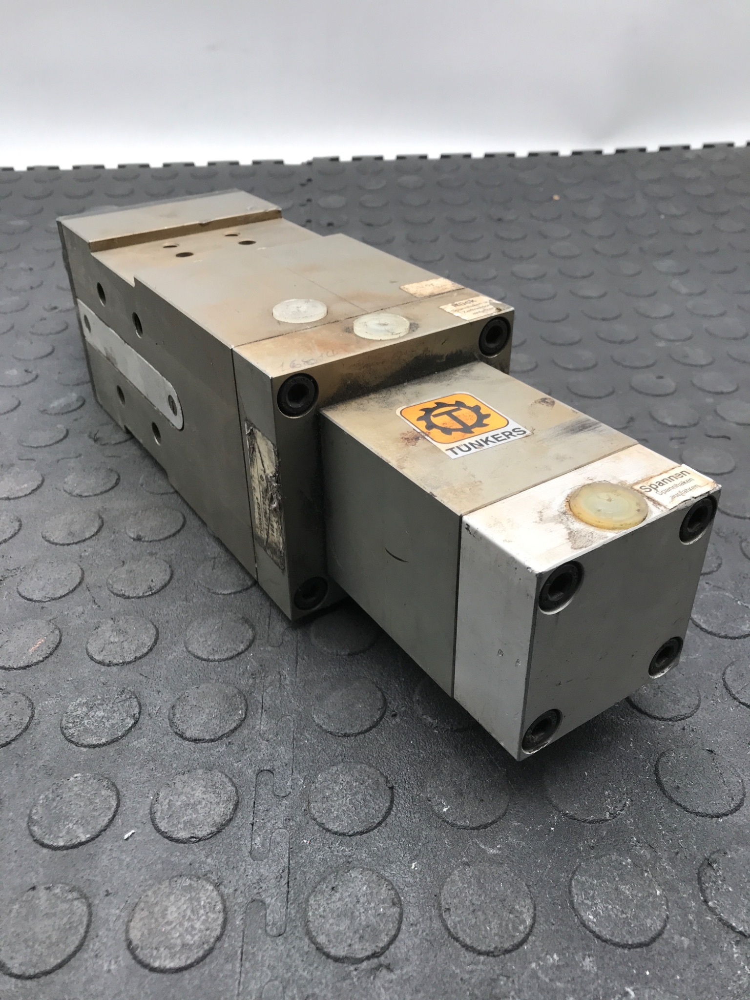 TÜNKERS SZ 50 UZV T31 0 0 Pneumatic Swing Clamp USED 2