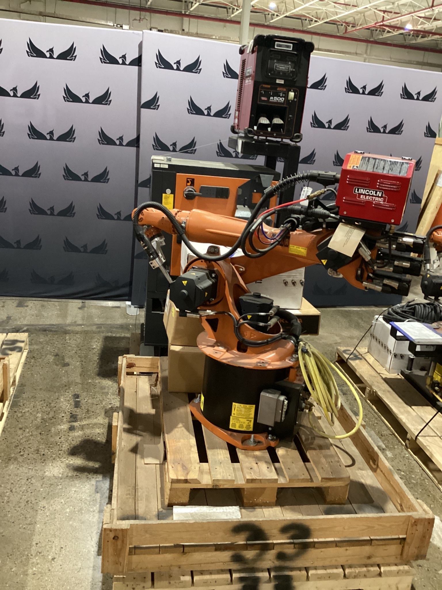 KUKA KR16 L6-2 w/ KR C4 Controls Lincoln R550 Weld Package & TT3A Reamer NEW 0
