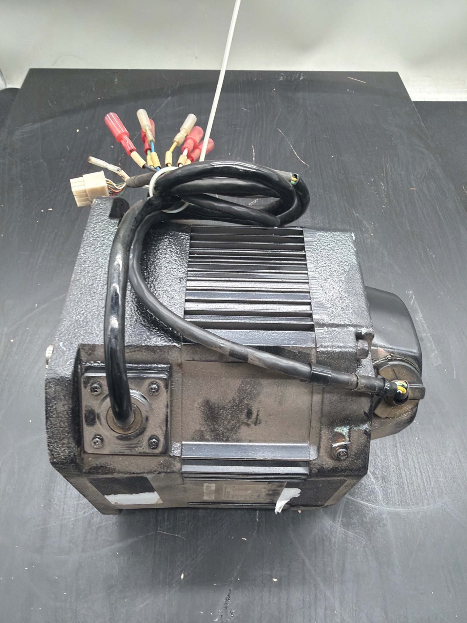 YASKAWA USASED-13YR11 AC Servo Motor 1300W 3000RPM USED 0