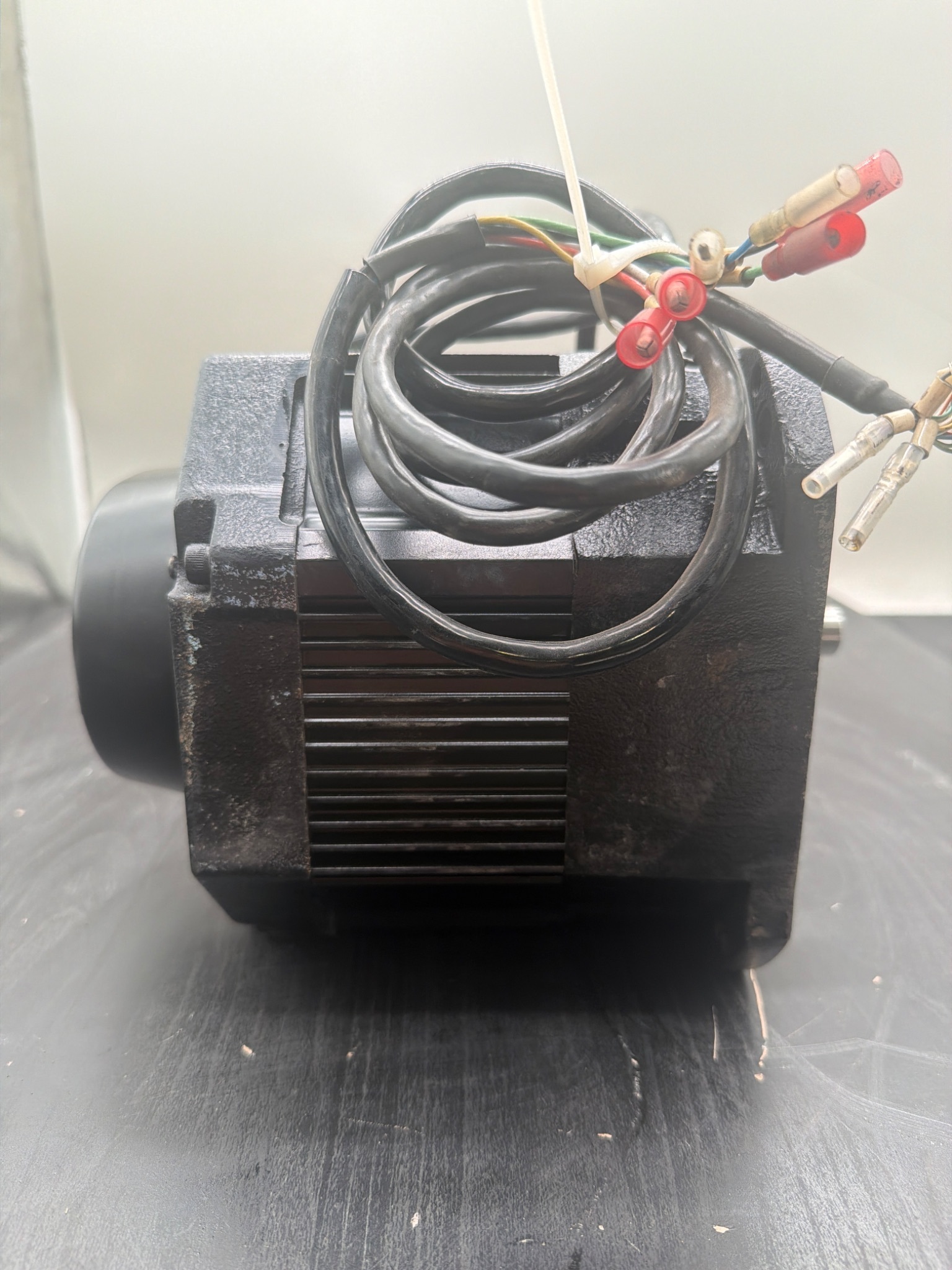 YASKAWA USASED-13YR11 AC Servo Motor 1300W 3000RPM USED 2