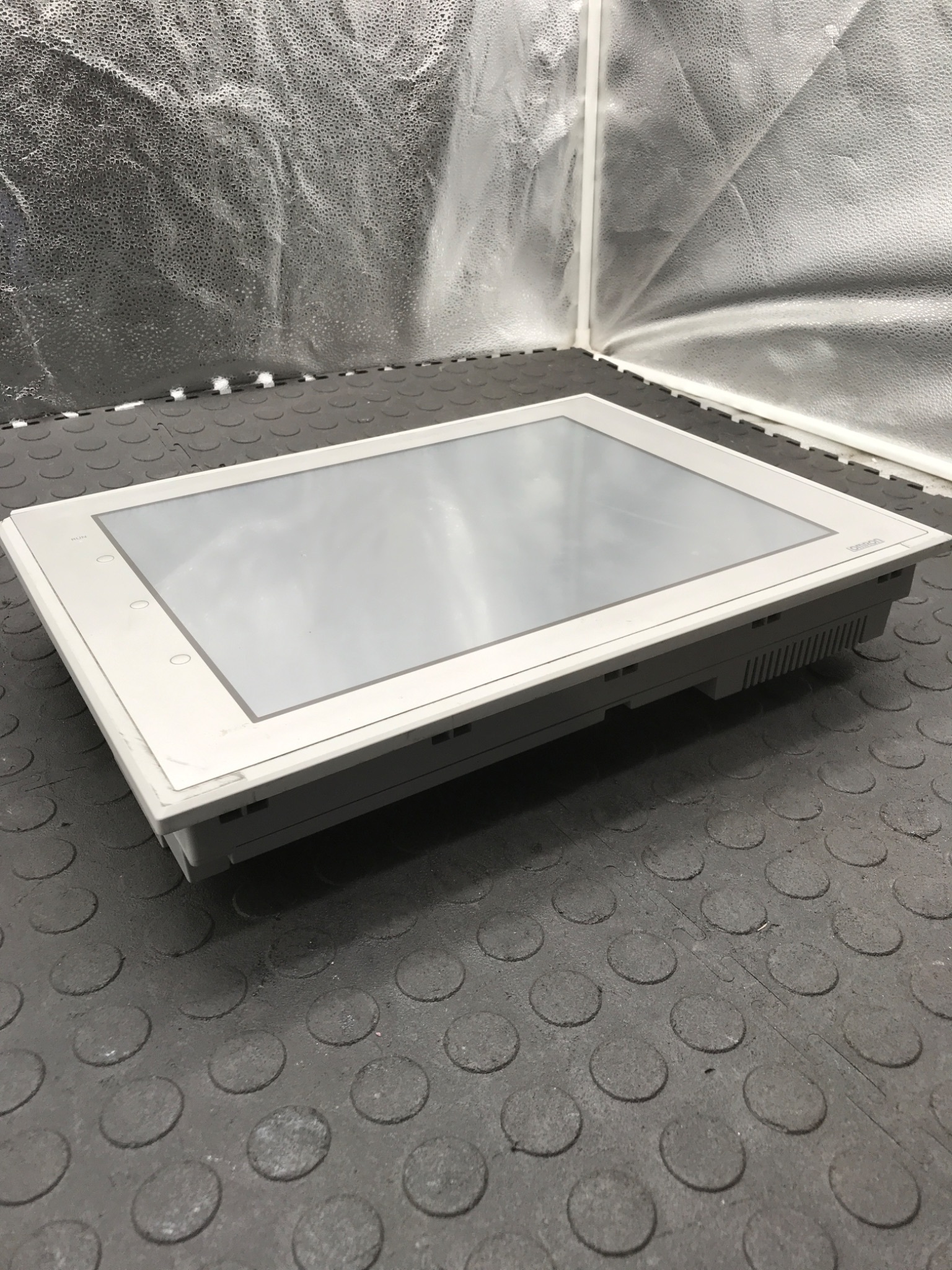 OMRON NS15‑TX01S‑V2 NS Series 15‑Inch HMI Touchscreen USED 1