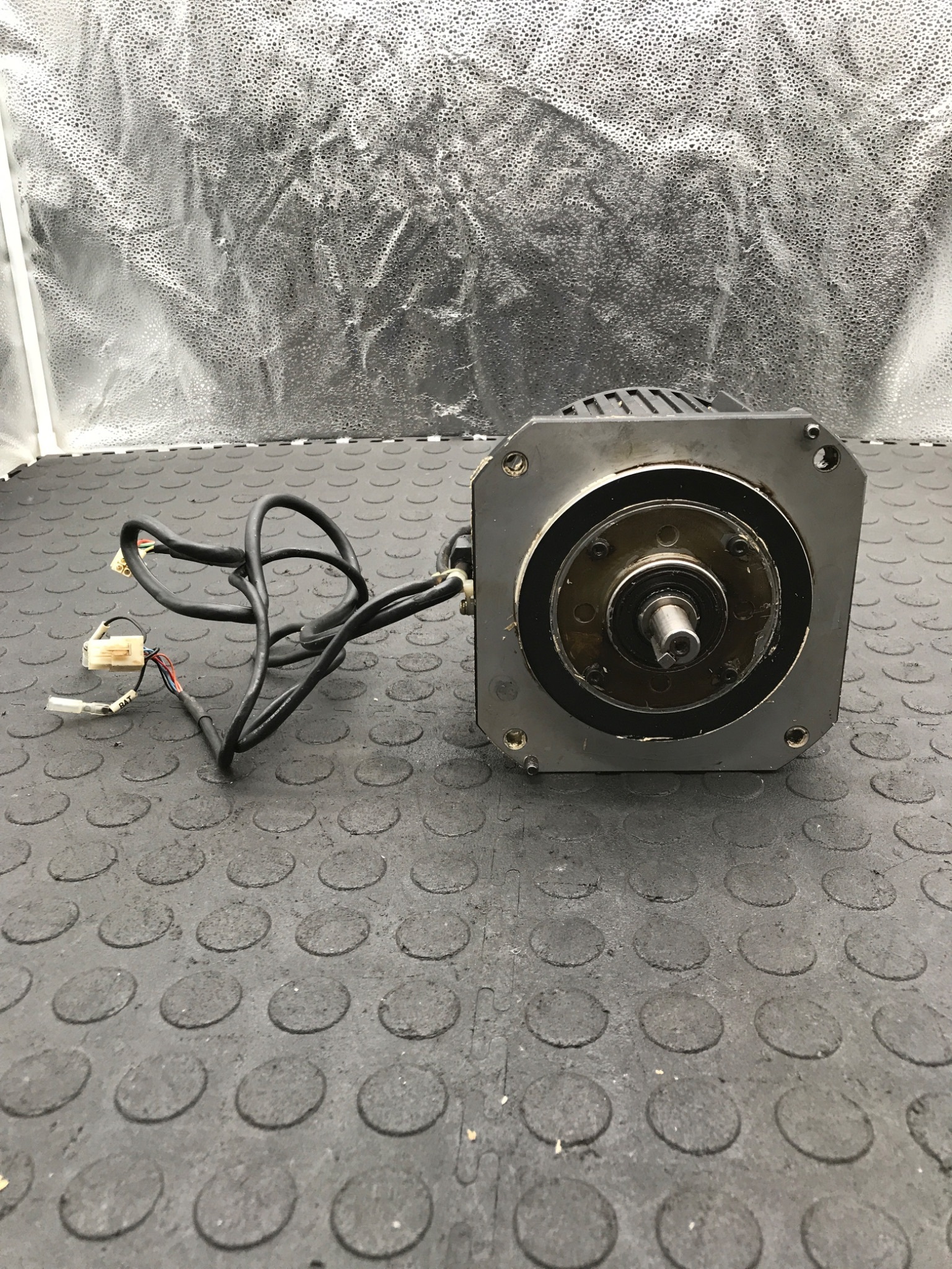 YASKAWA ELECTRIC SGMDH‑06A2A‑YR13 AC Servo Motor with Absolute Encoder USED 3