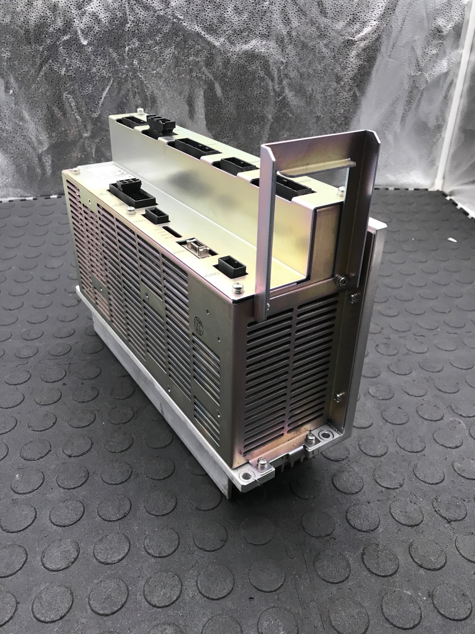 YASKAWA SRDA-C0A30A21B-E Servo Converter USED 4