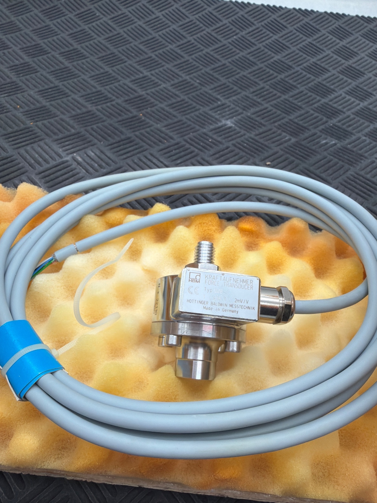 HBM K22110 U2B 1 kN Load Cell Force Transducer NEW 1
