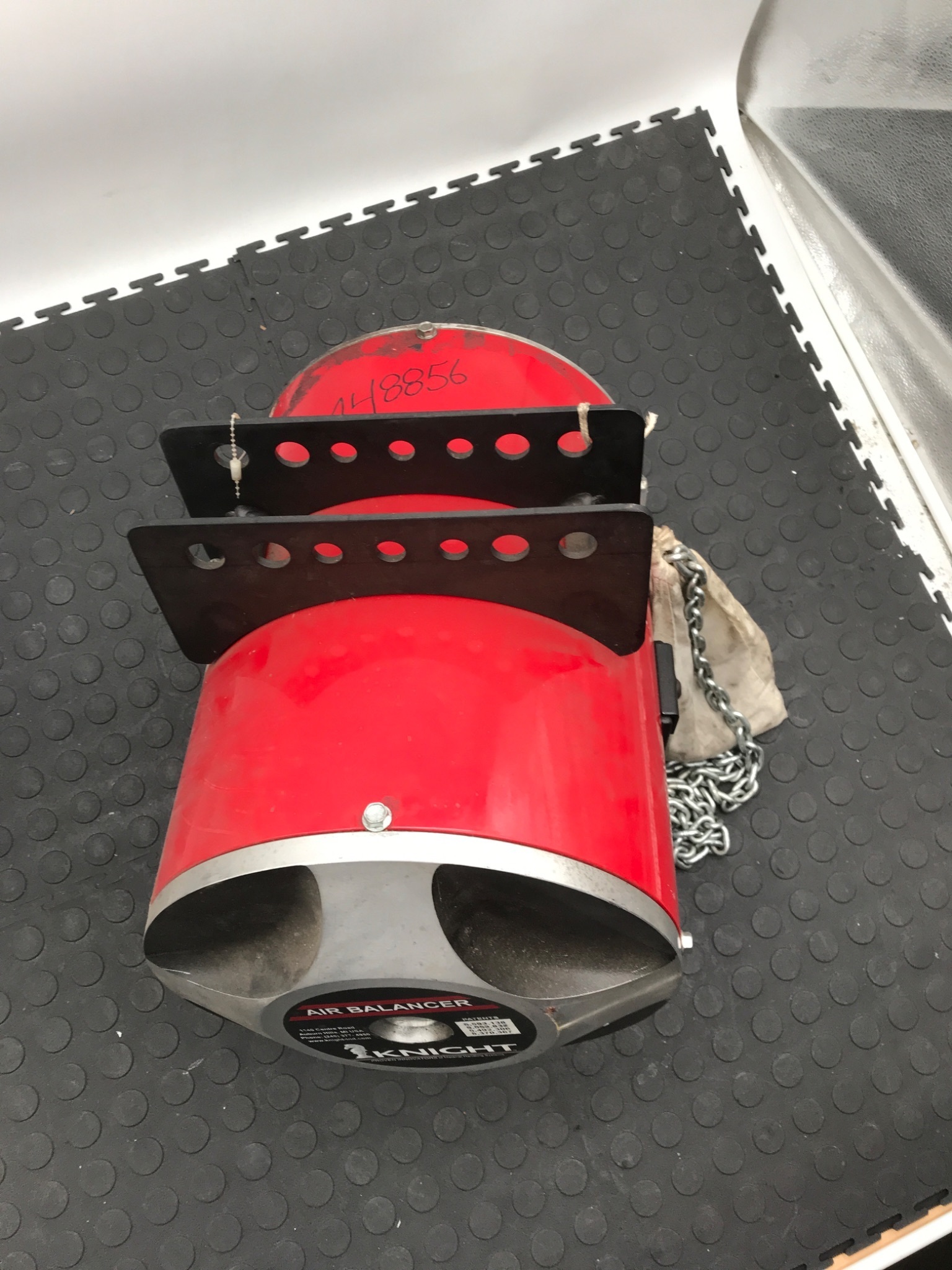 KNIGHT KBC200-110 Air Balancer 200 lb @ 100 PSI USED 2