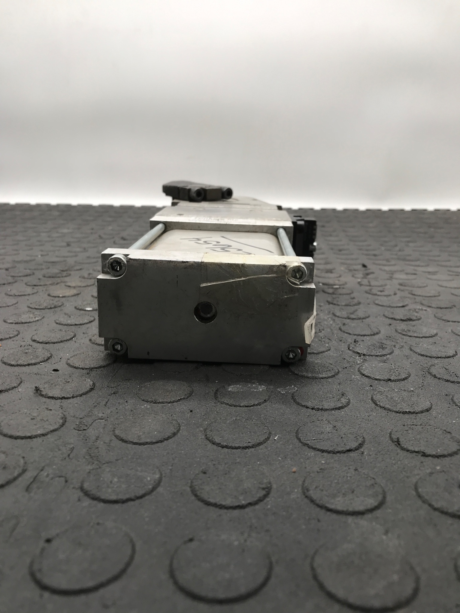 TUNKERS K‑63‑A10‑T12‑135 Pneumatic Clamp USED 3