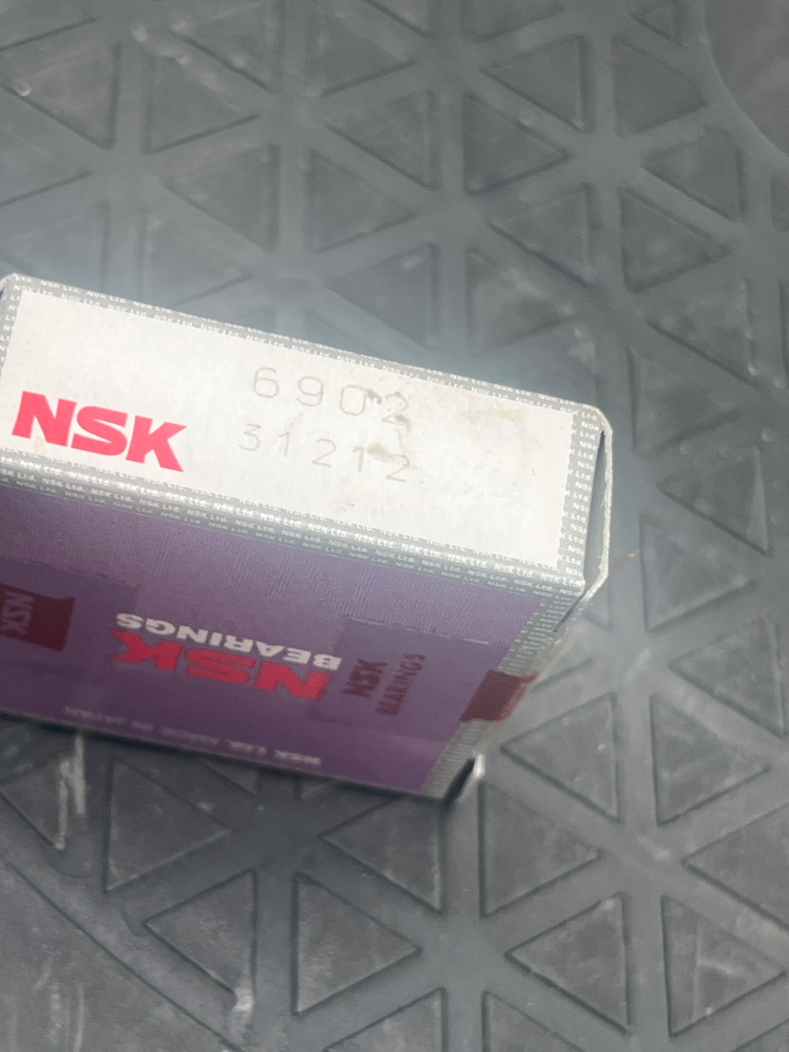 NSK 6902 Deep Groove Ball Bearing NEW 3