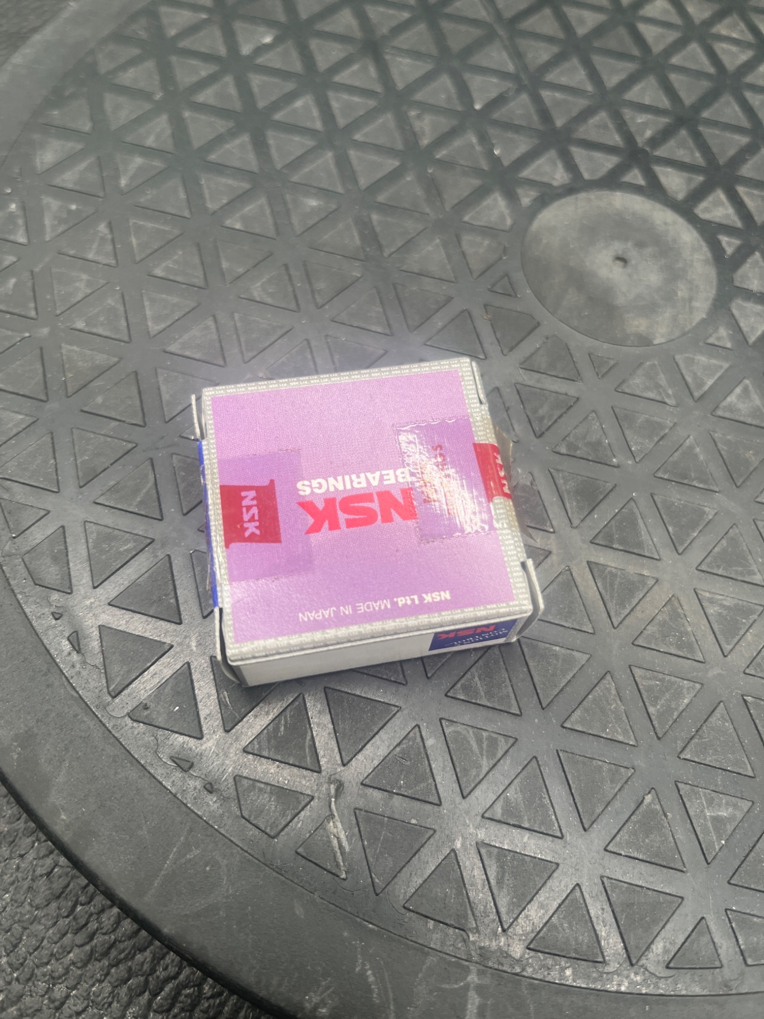 NSK 6902 Deep Groove Ball Bearing NEW 4