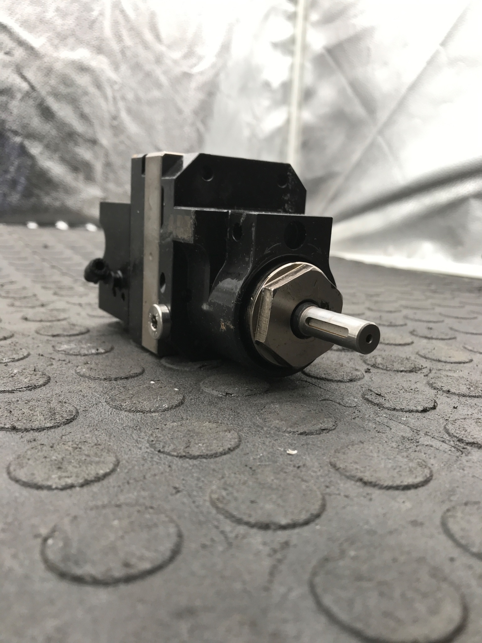 ABB 3HNA015202‑001 Gear Pump USED 2